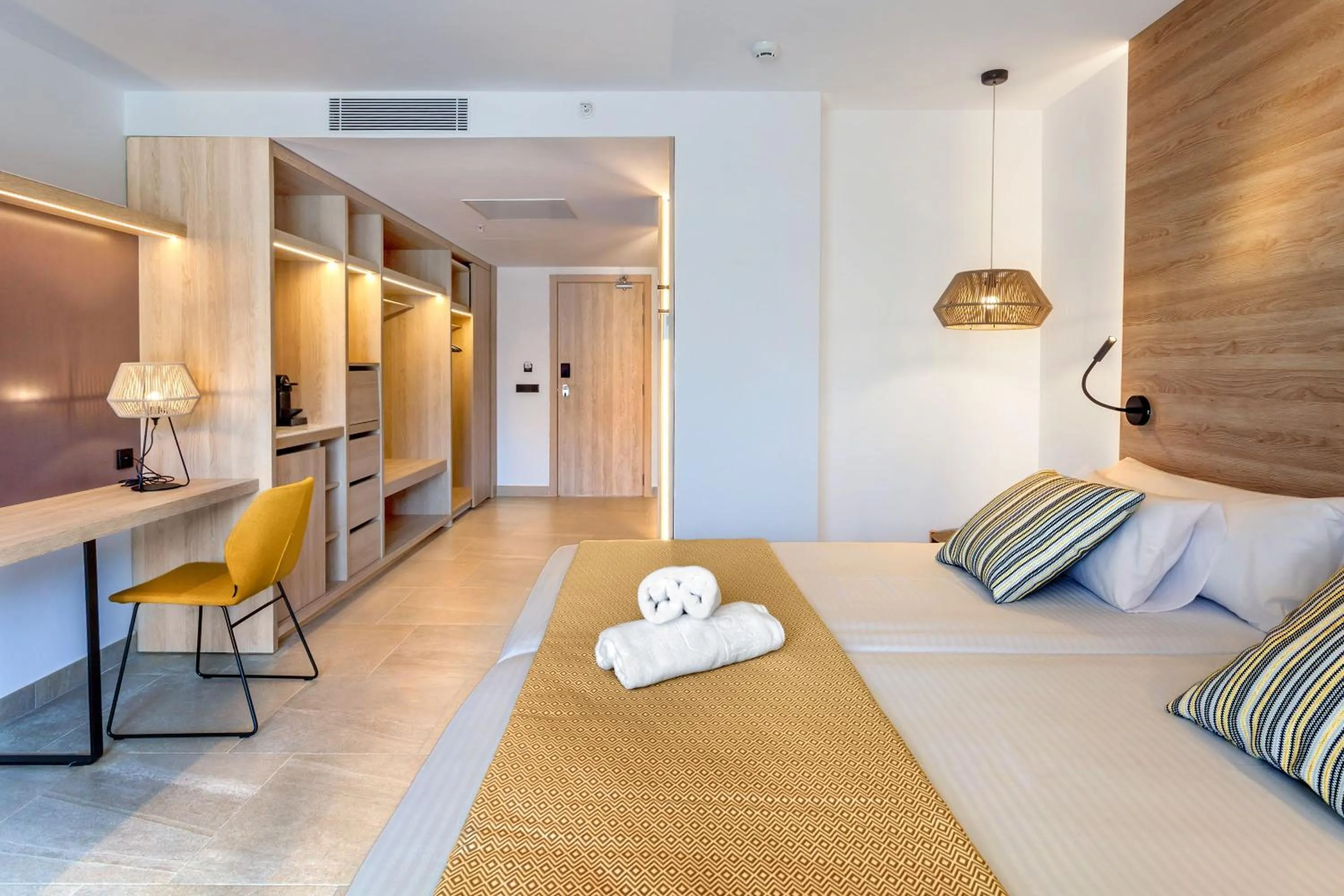 Bed in Hotel Morlans Suites - Adults Only