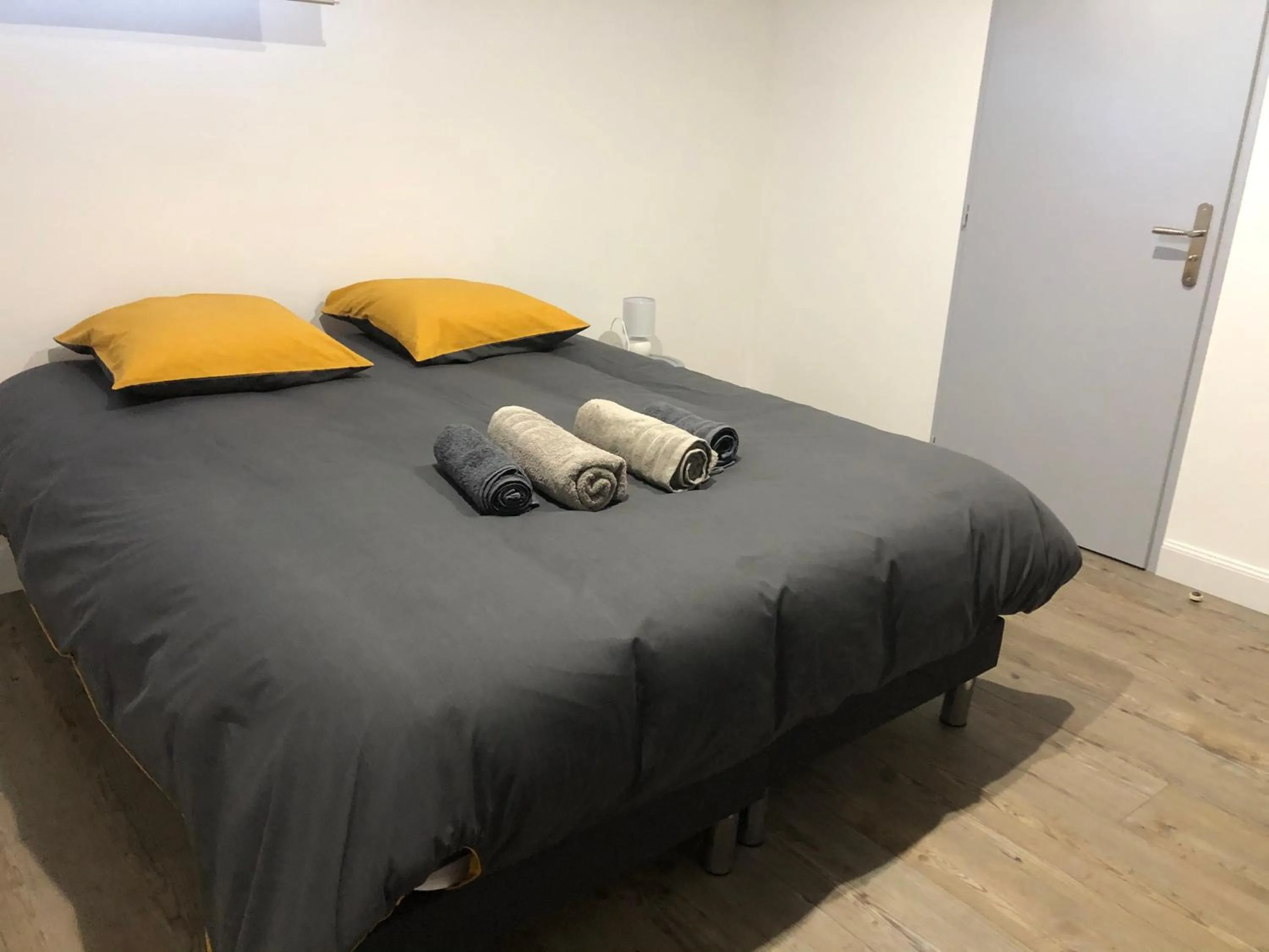 Bed in Chai paulette