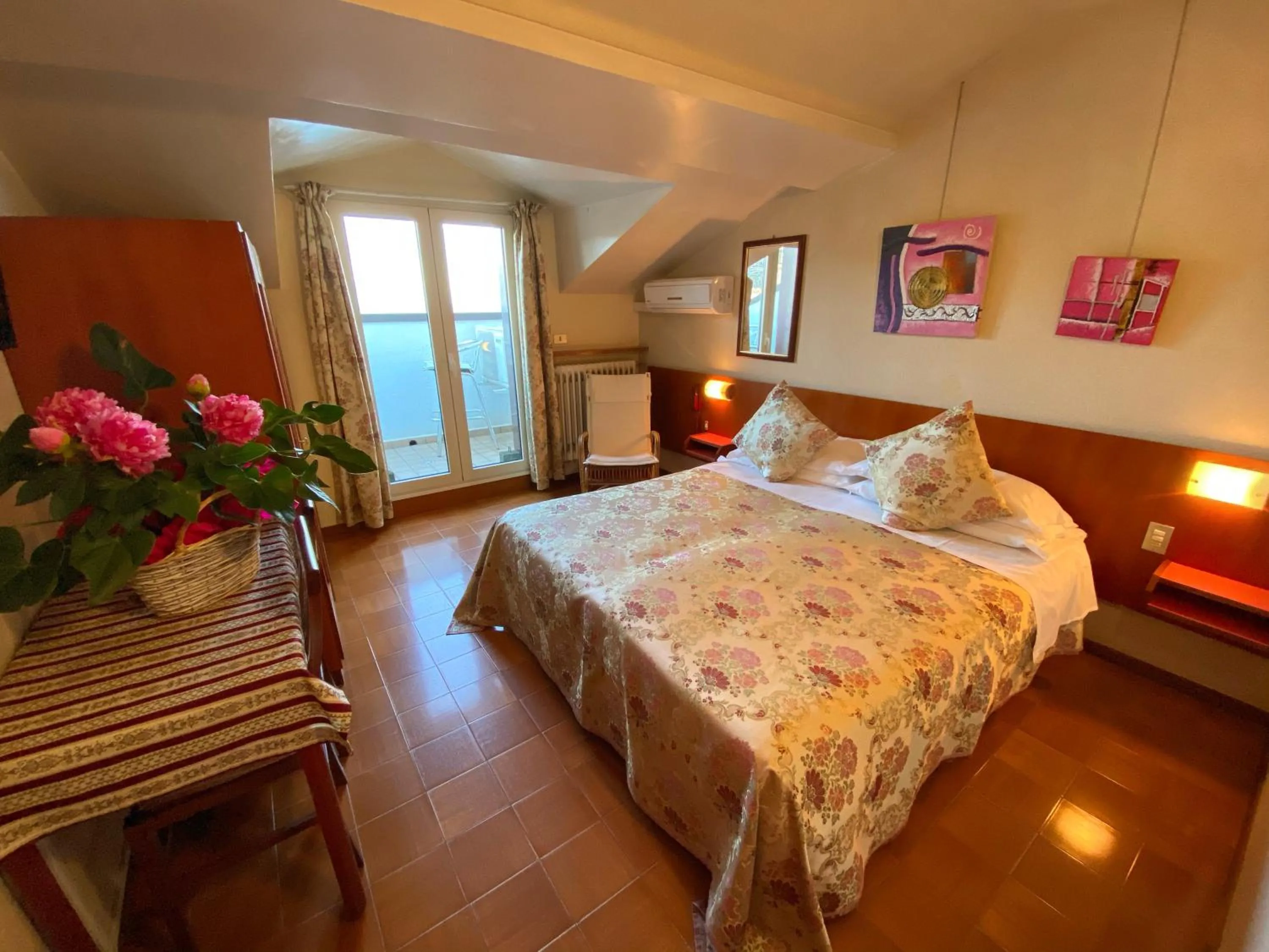 Bed in Hotel Grifone