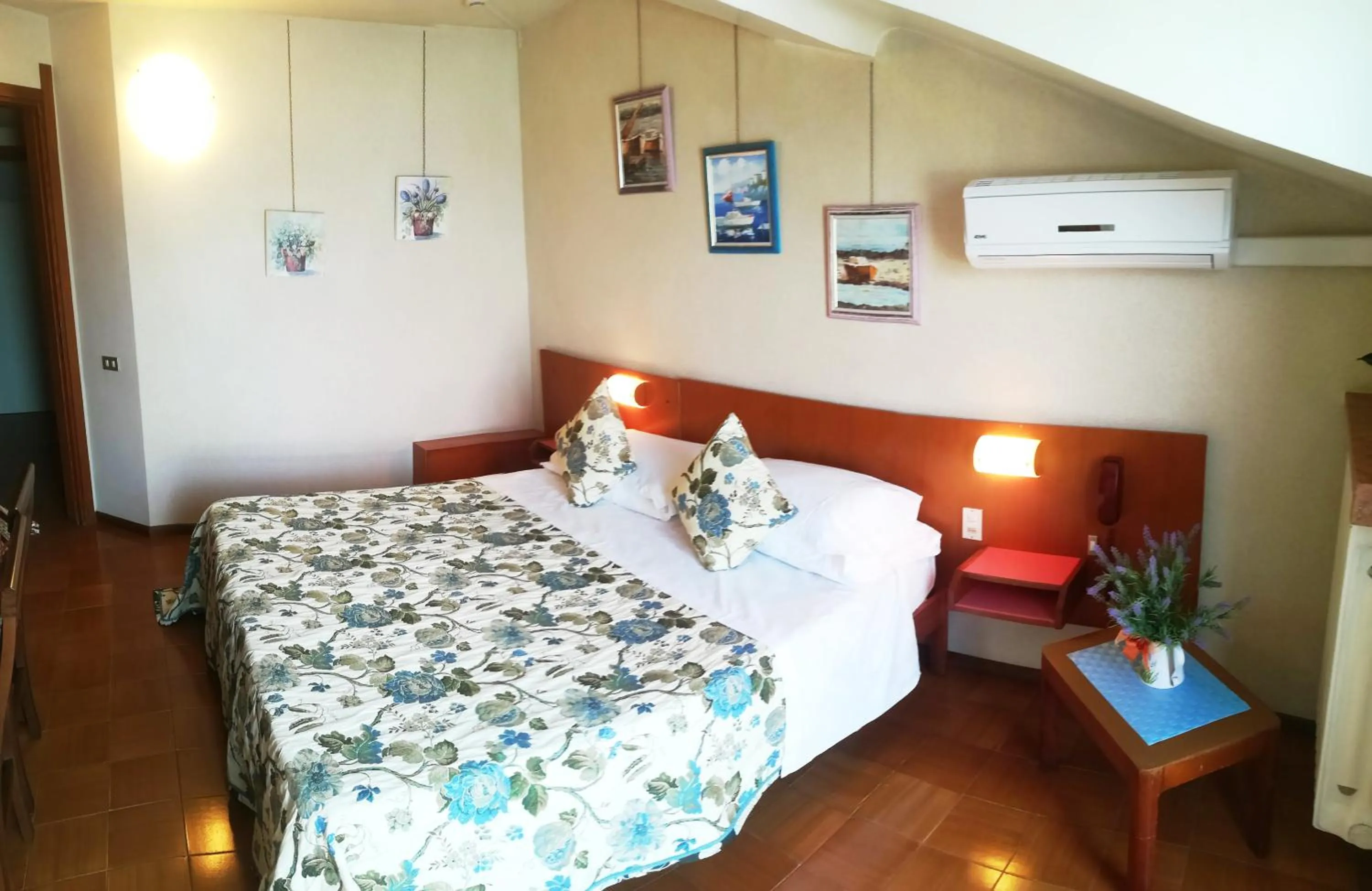 Bed in Hotel Grifone