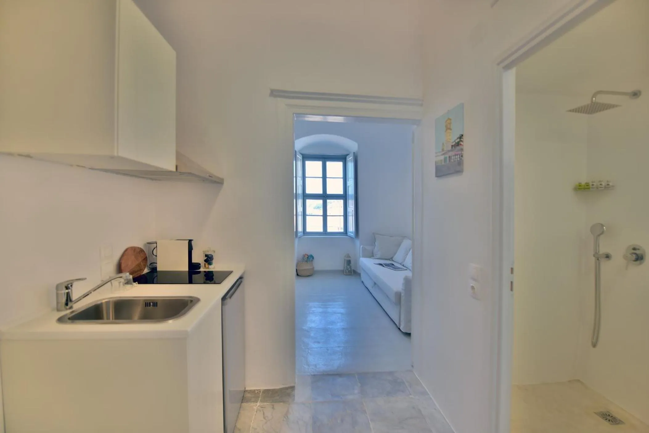 Kitchen or kitchenette in Hydra Art Suites