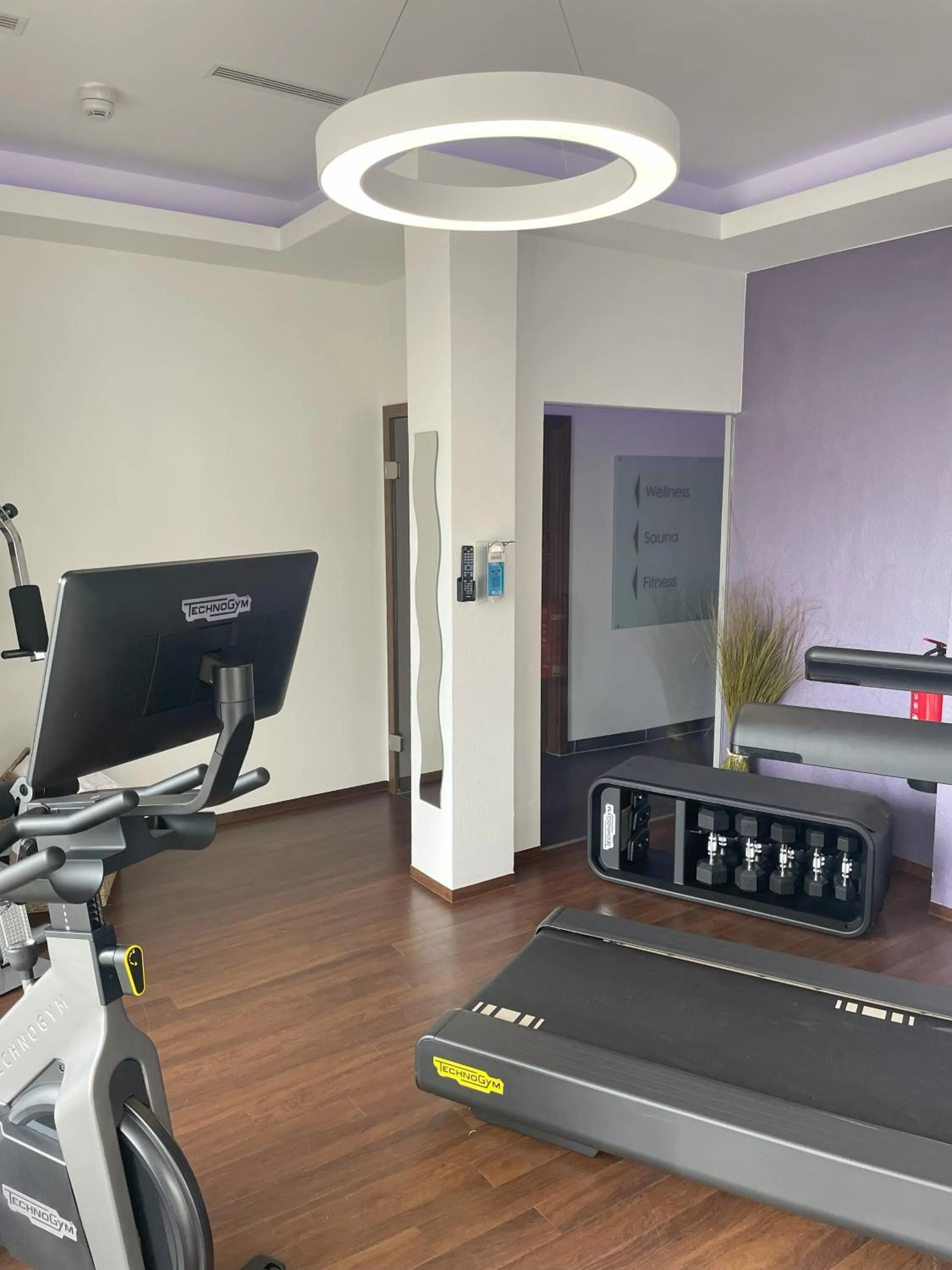 Fitness centre/facilities in Central Hotel