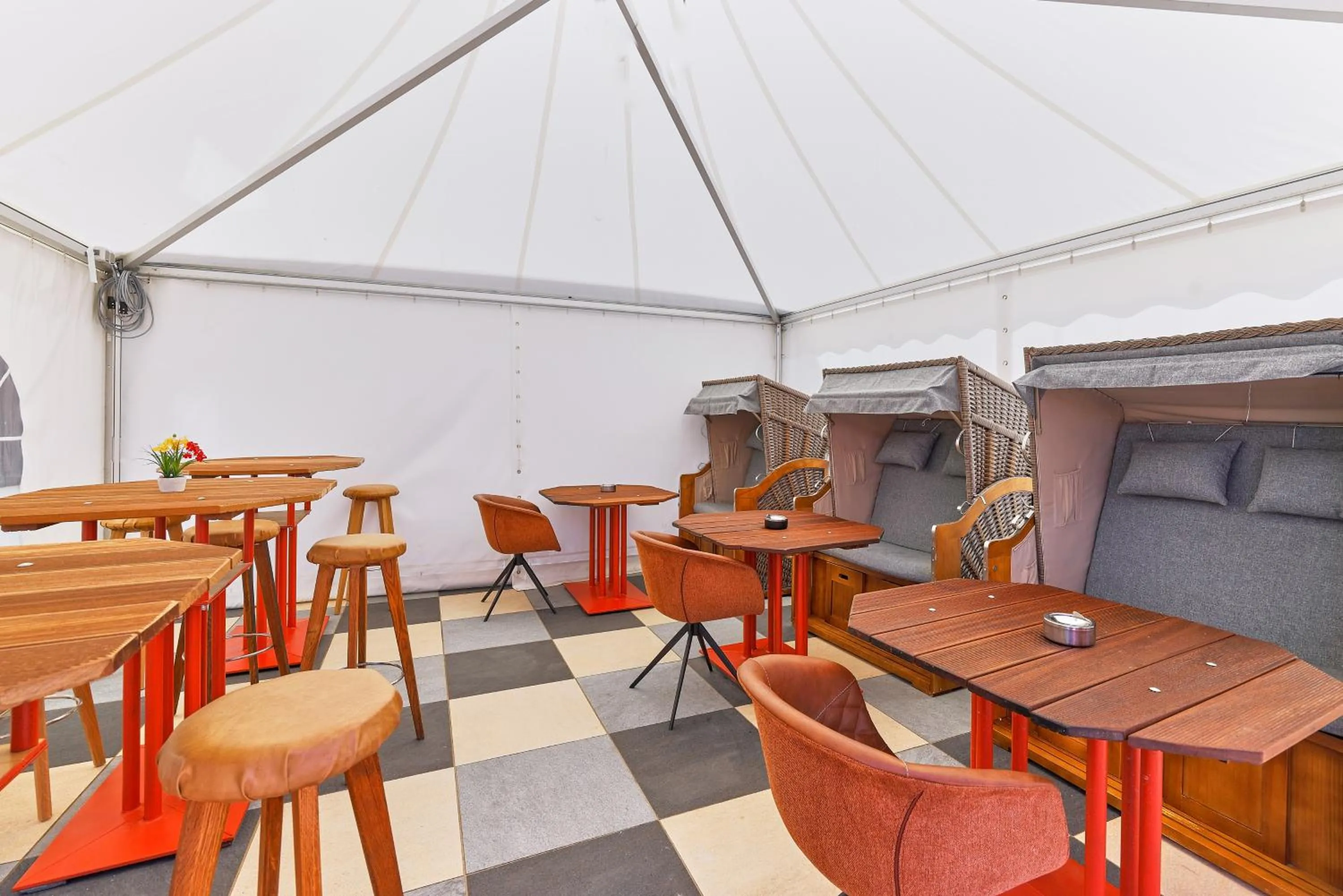 Restaurant/places to eat in Airport-Hotel Fortuna