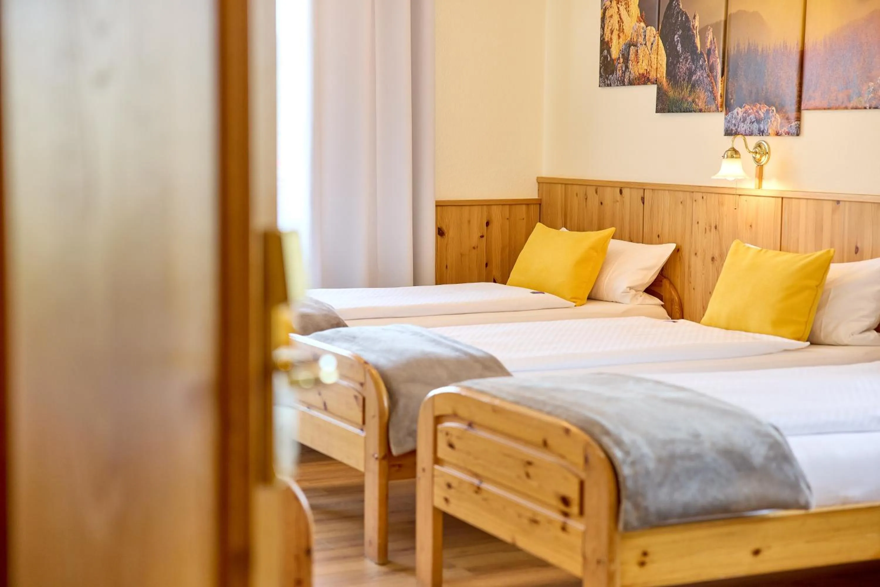 Photo of the whole room, Bed in Airport-Hotel Fortuna