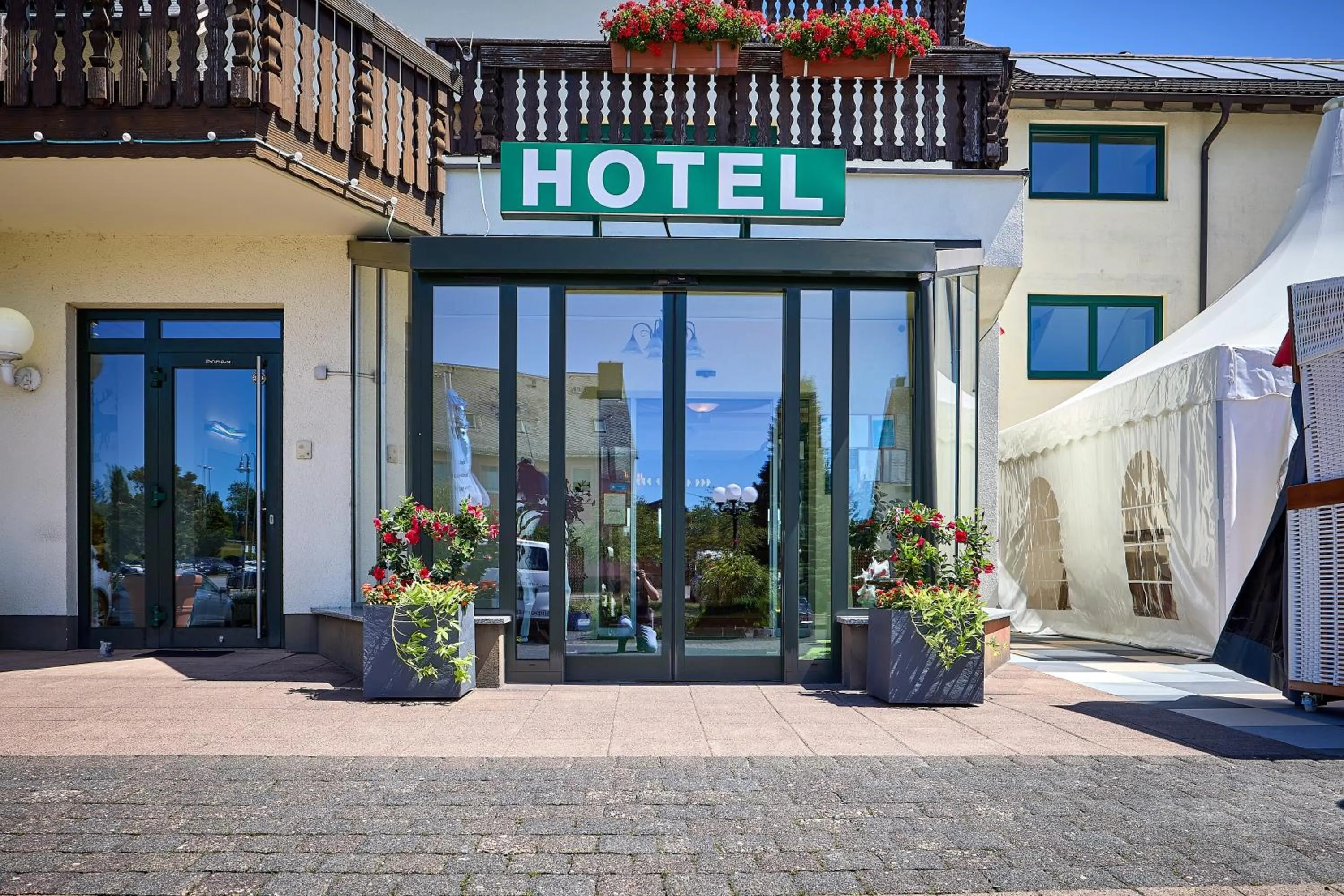 Property building in Airport-Hotel Fortuna