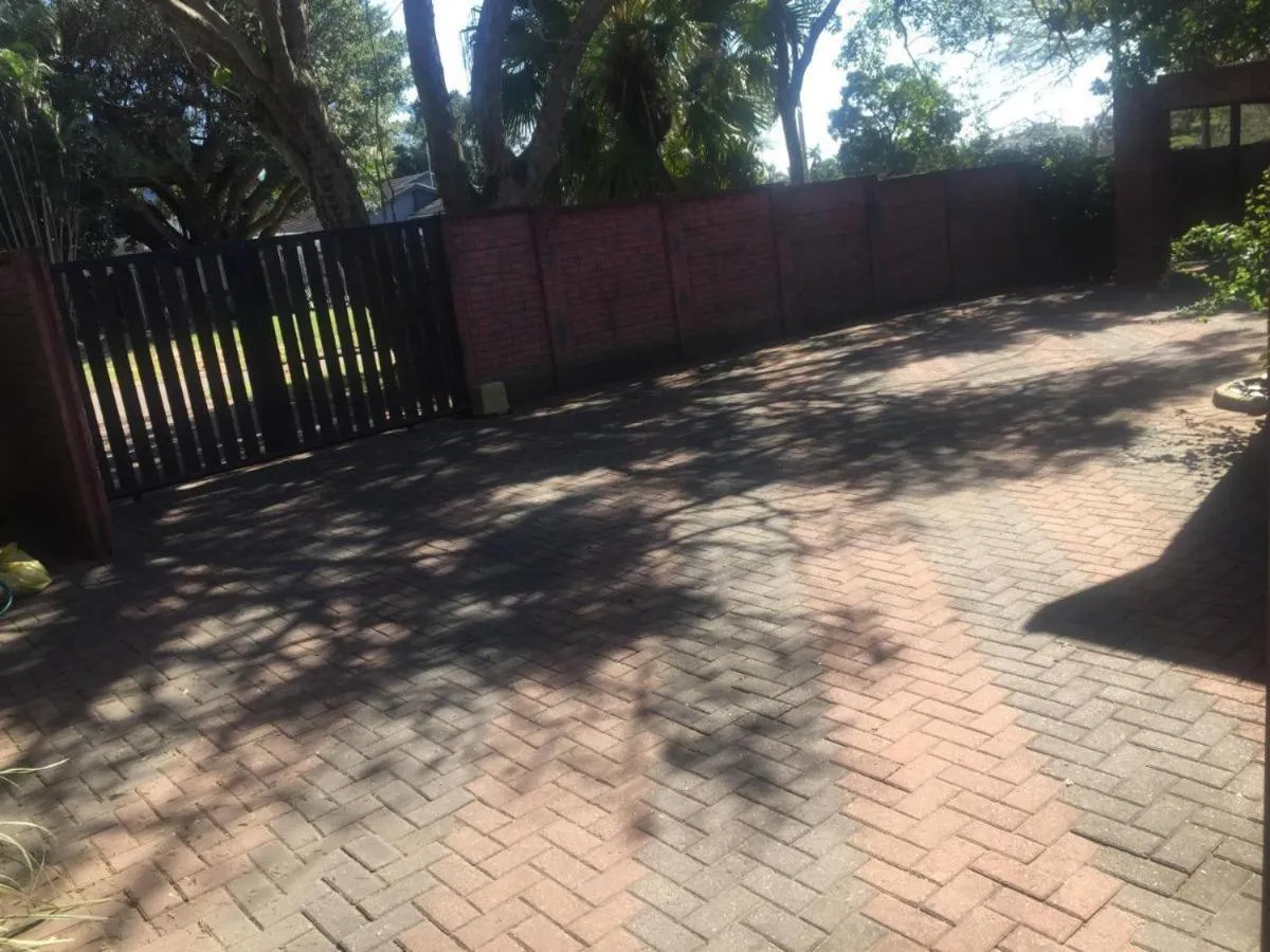 Facade/entrance in Nqabanqaba