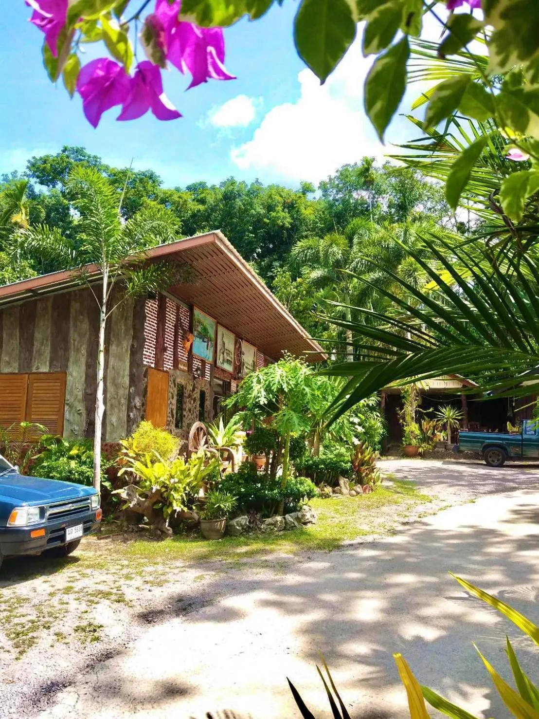 Facade/entrance in Baan Pak Rim Kuaen Resort