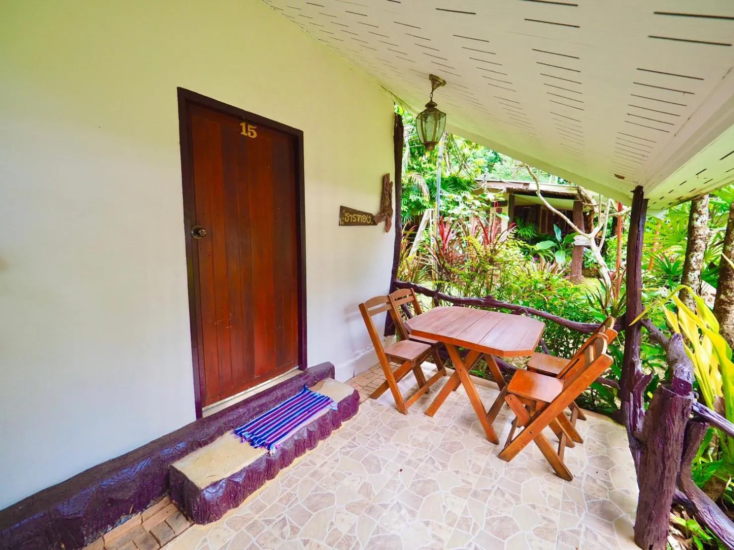 Seating area in Baan Pak Rim Kuaen Resort