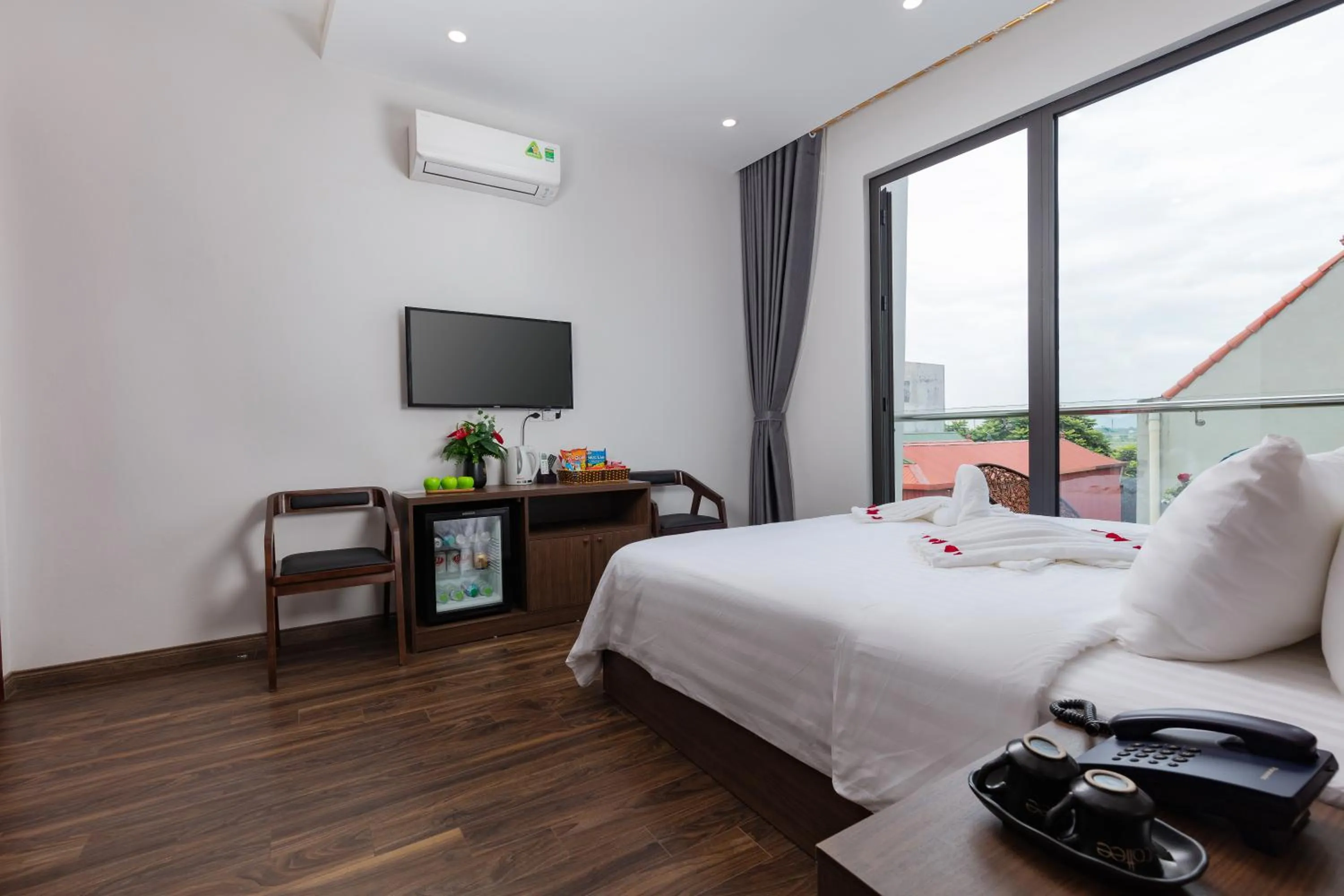 Photo of the whole room, Bed in Airport Classic Hotel & Travel