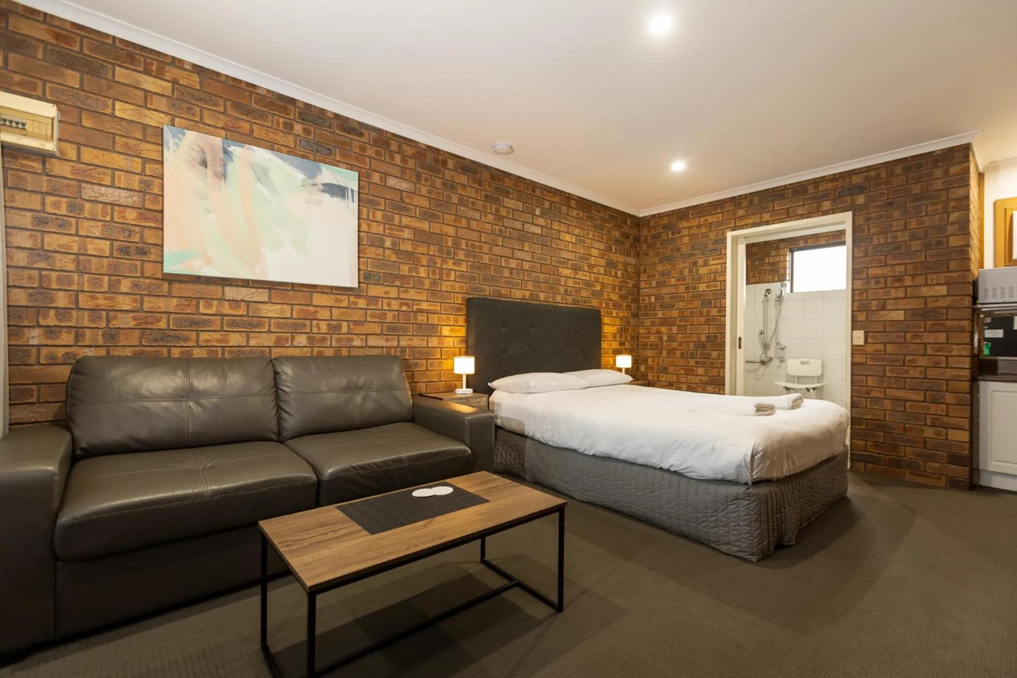 Photo of the whole room, Bed in Wonthaggi Motel