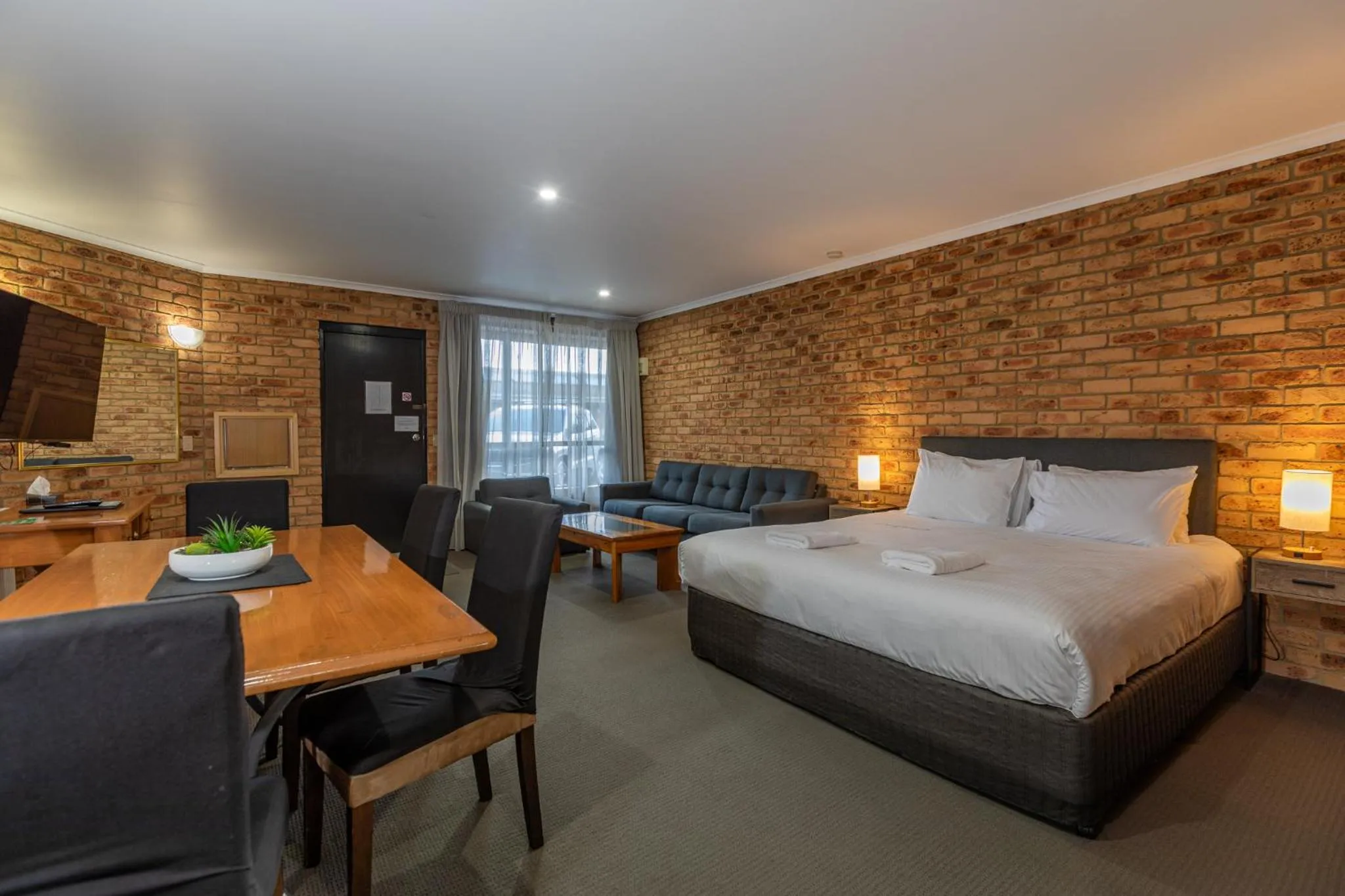 Bed in Wonthaggi Motel