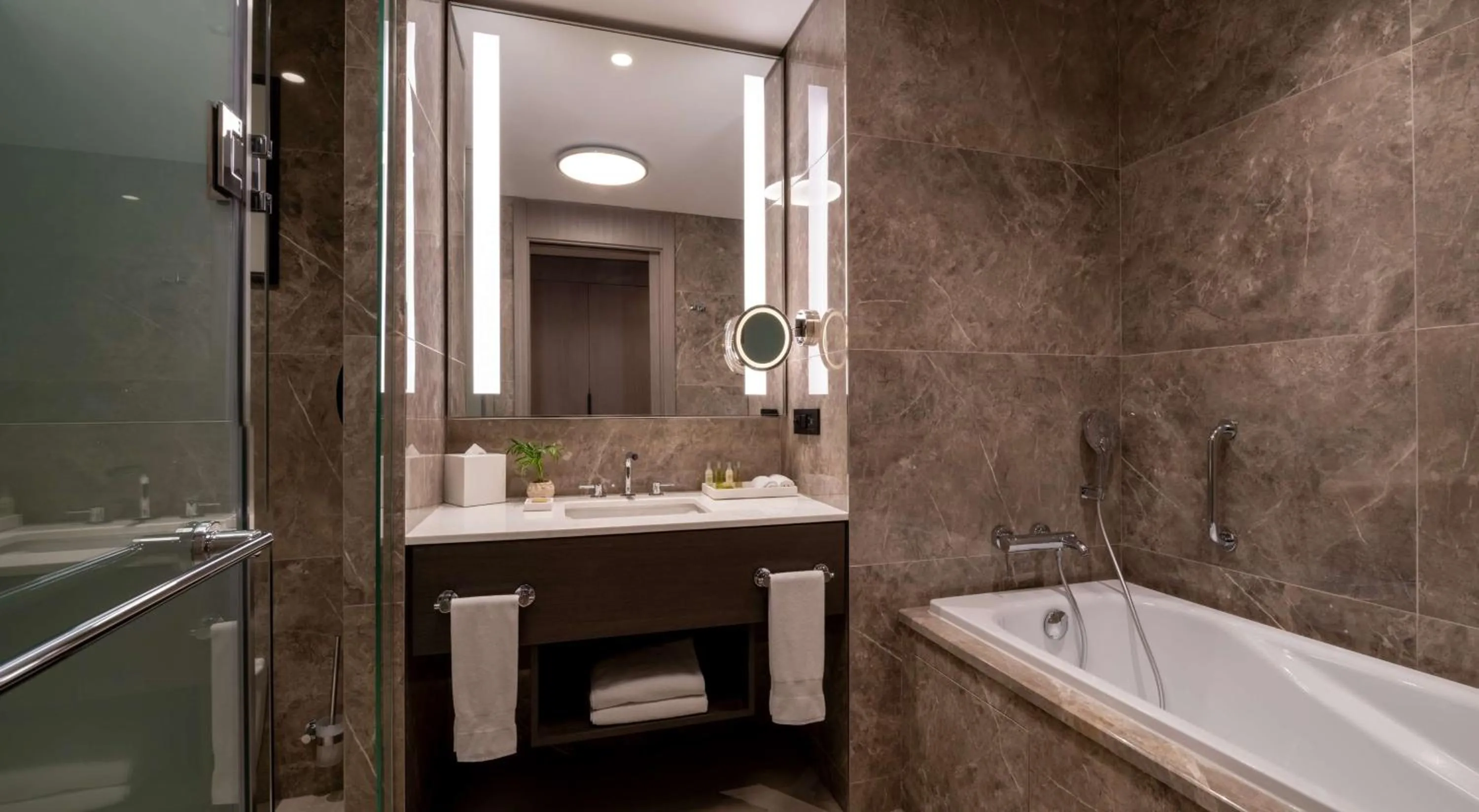 Shower in Hilton Mall Of Istanbul