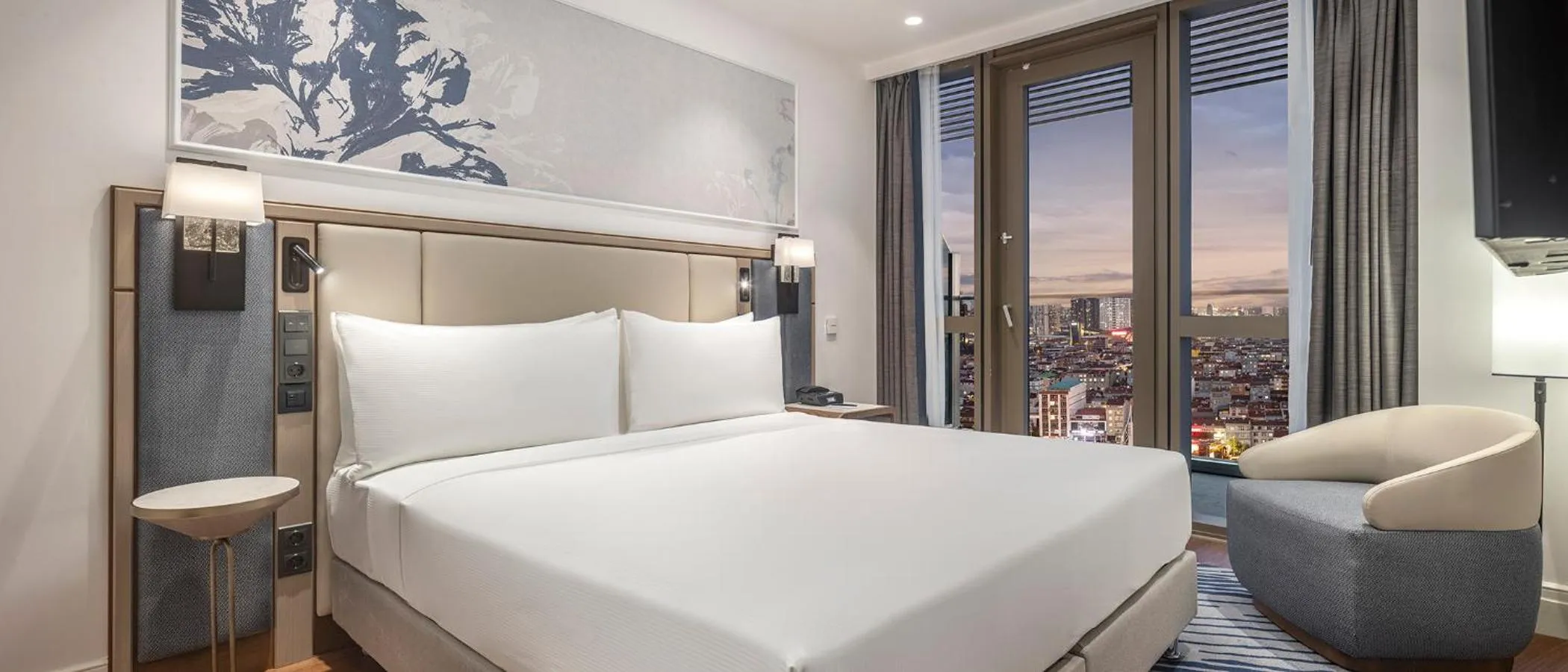 Bedroom, Bed in Hilton Mall Of Istanbul