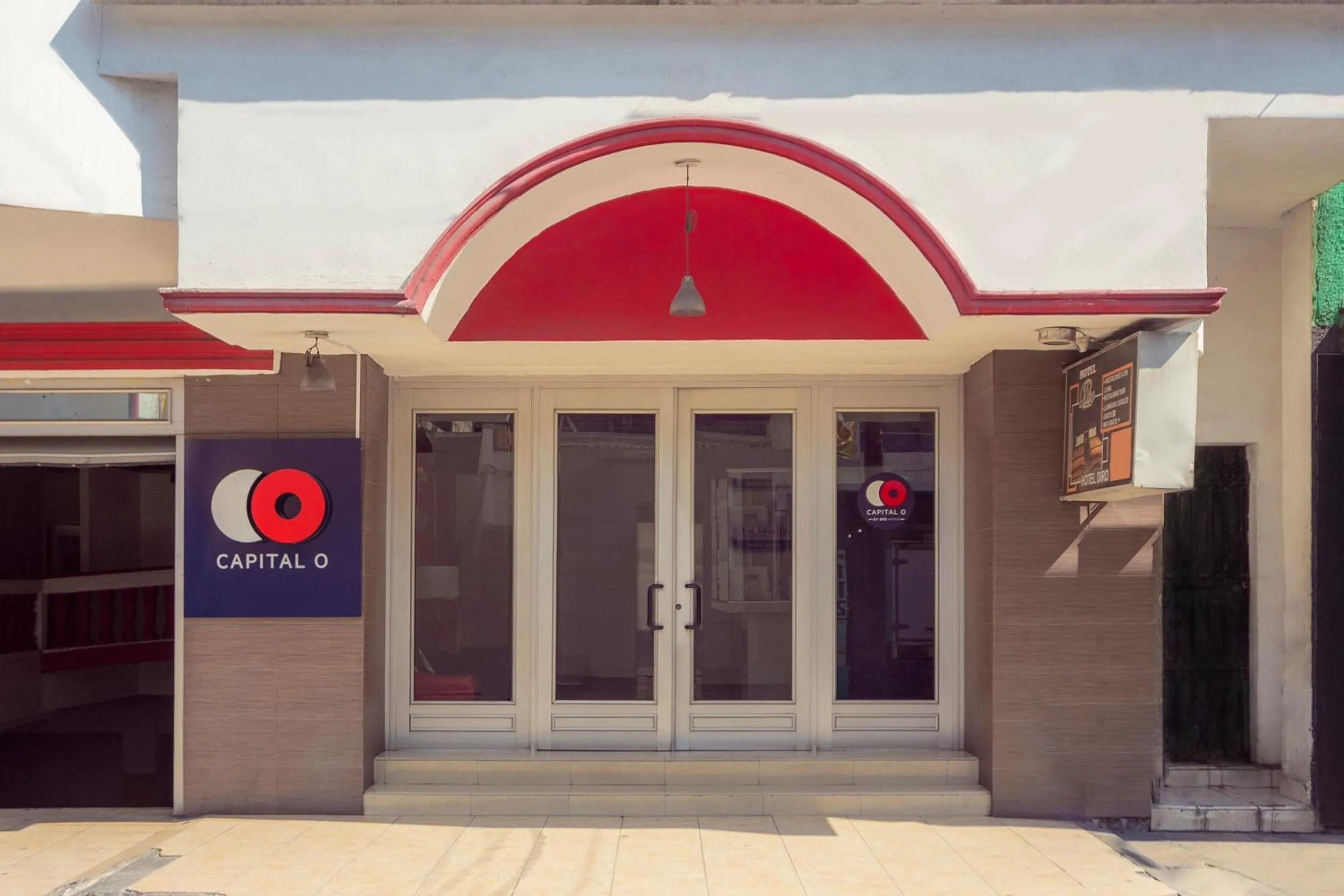 Facade/entrance in Capital O Hotel Diro, Monterrey
