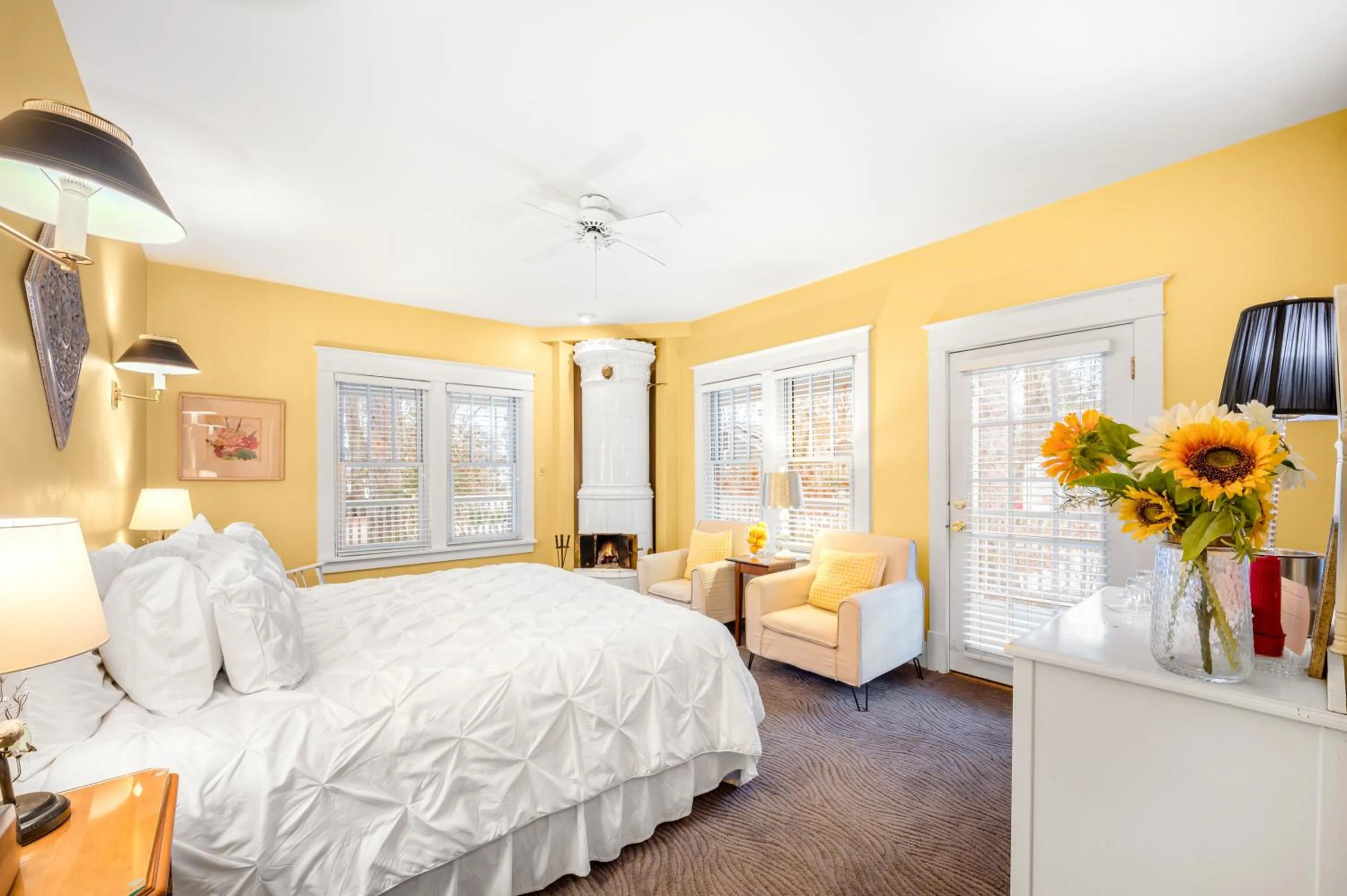 Bed in The Inn at Union Pier