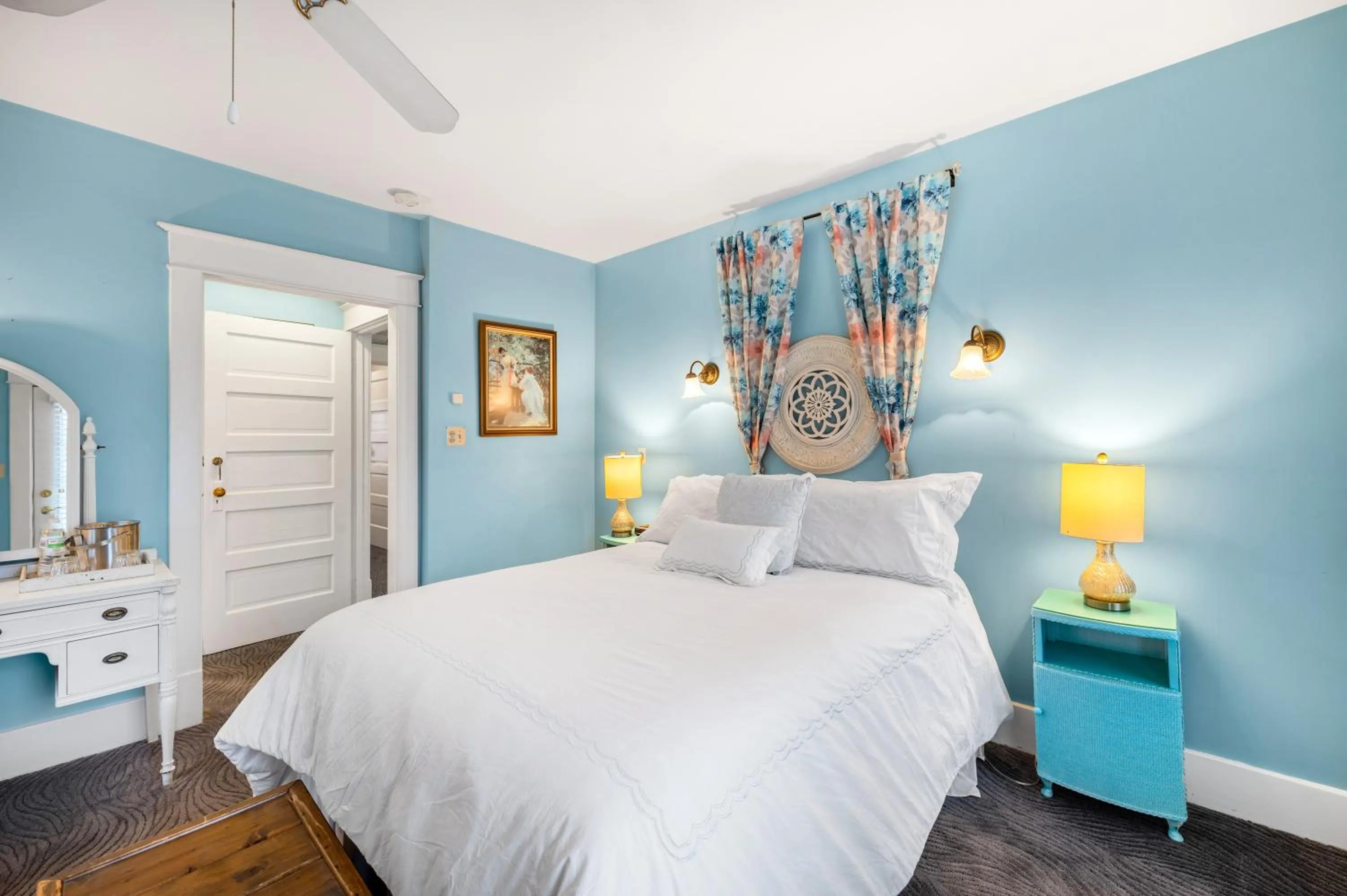 Bed in The Inn at Union Pier