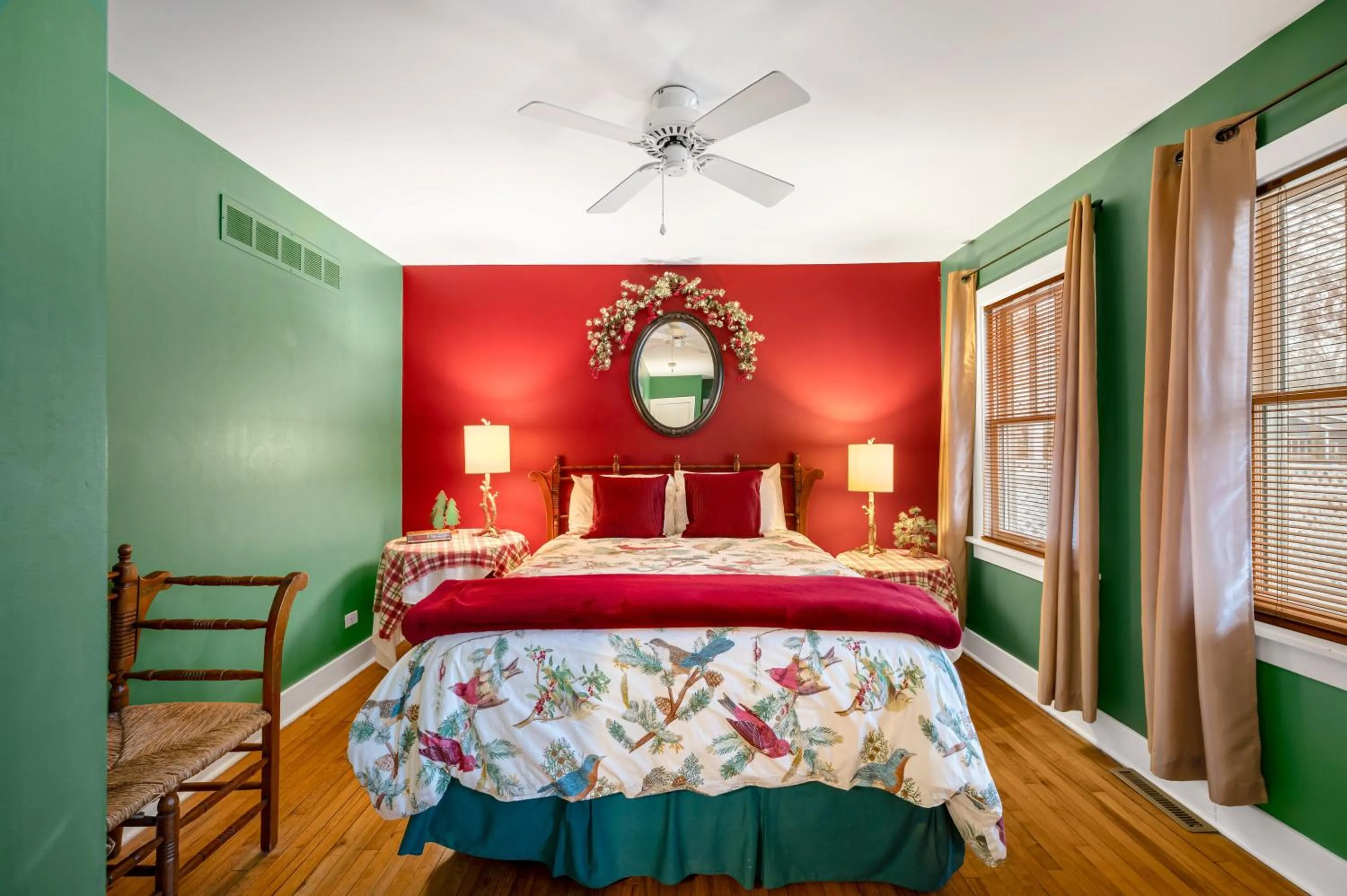 Bed in The Inn at Union Pier