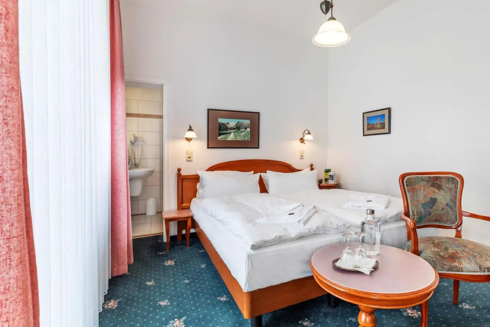 Small Double Room - single occupancy in Hotel Stranddistel Rügen Small Double Room - single occupancy in Hotel Stranddistel Rügen