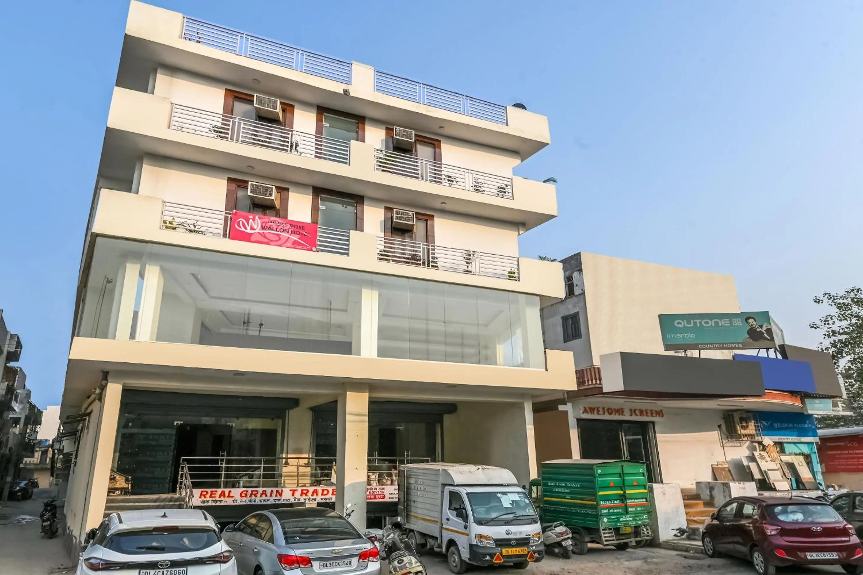 Facade/entrance, Property Building in OYO White Rose Wallon Hotel Near Qutab Minar Metro Station