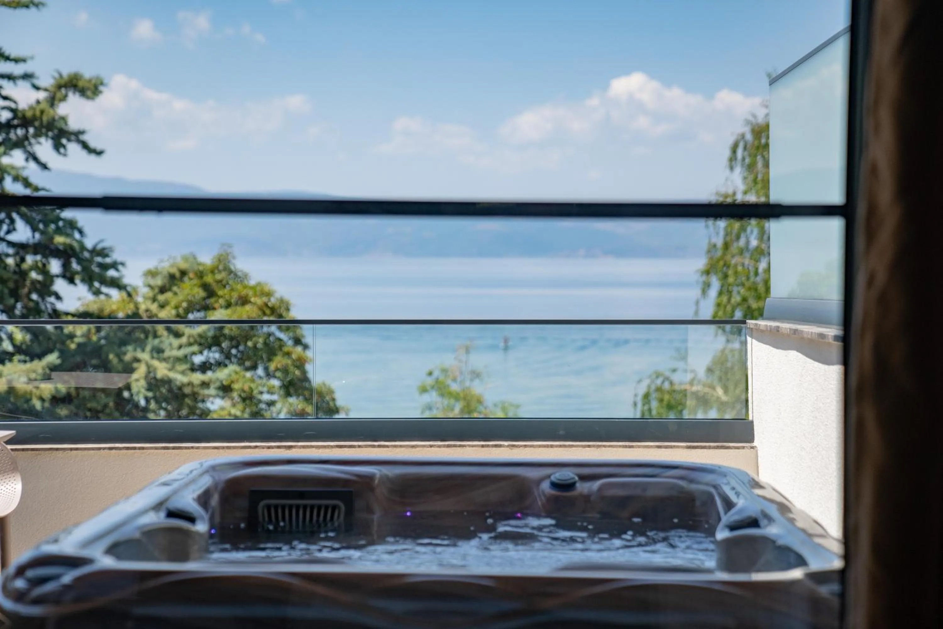Hot Tub in Lago Hotel