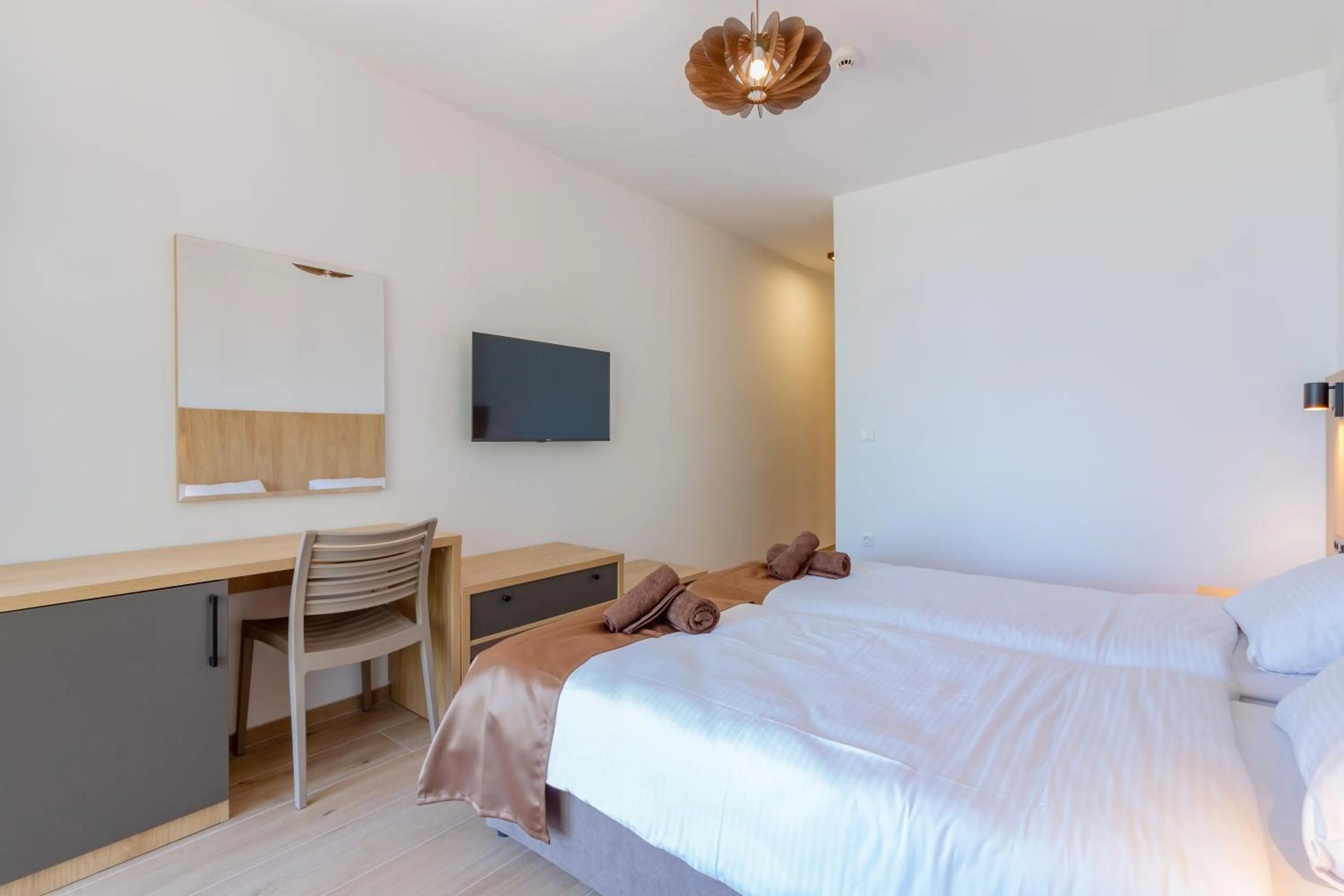 Bedroom, Bed in Lago Hotel