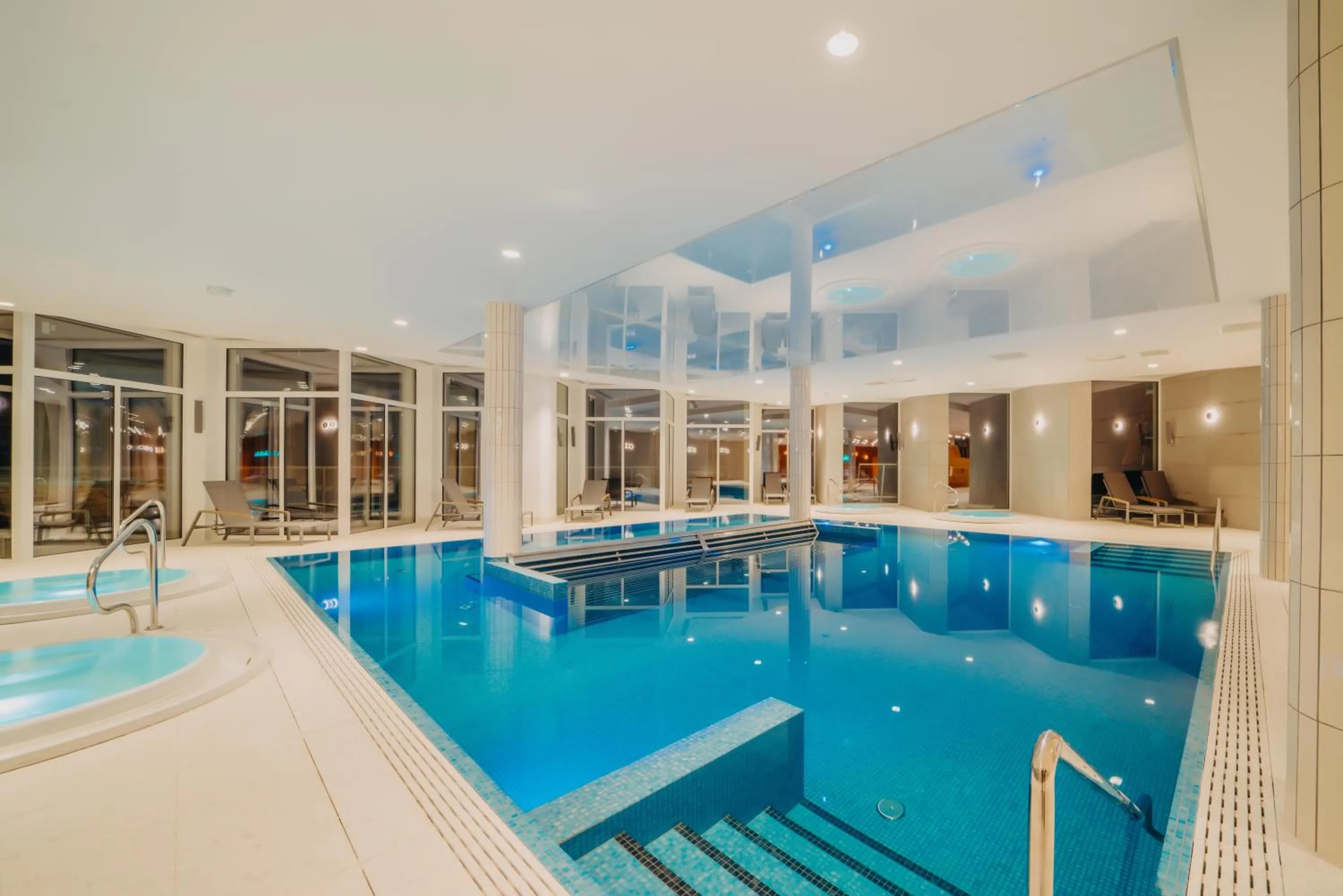 Swimming pool in Crystal Mountain Hotel Wisła