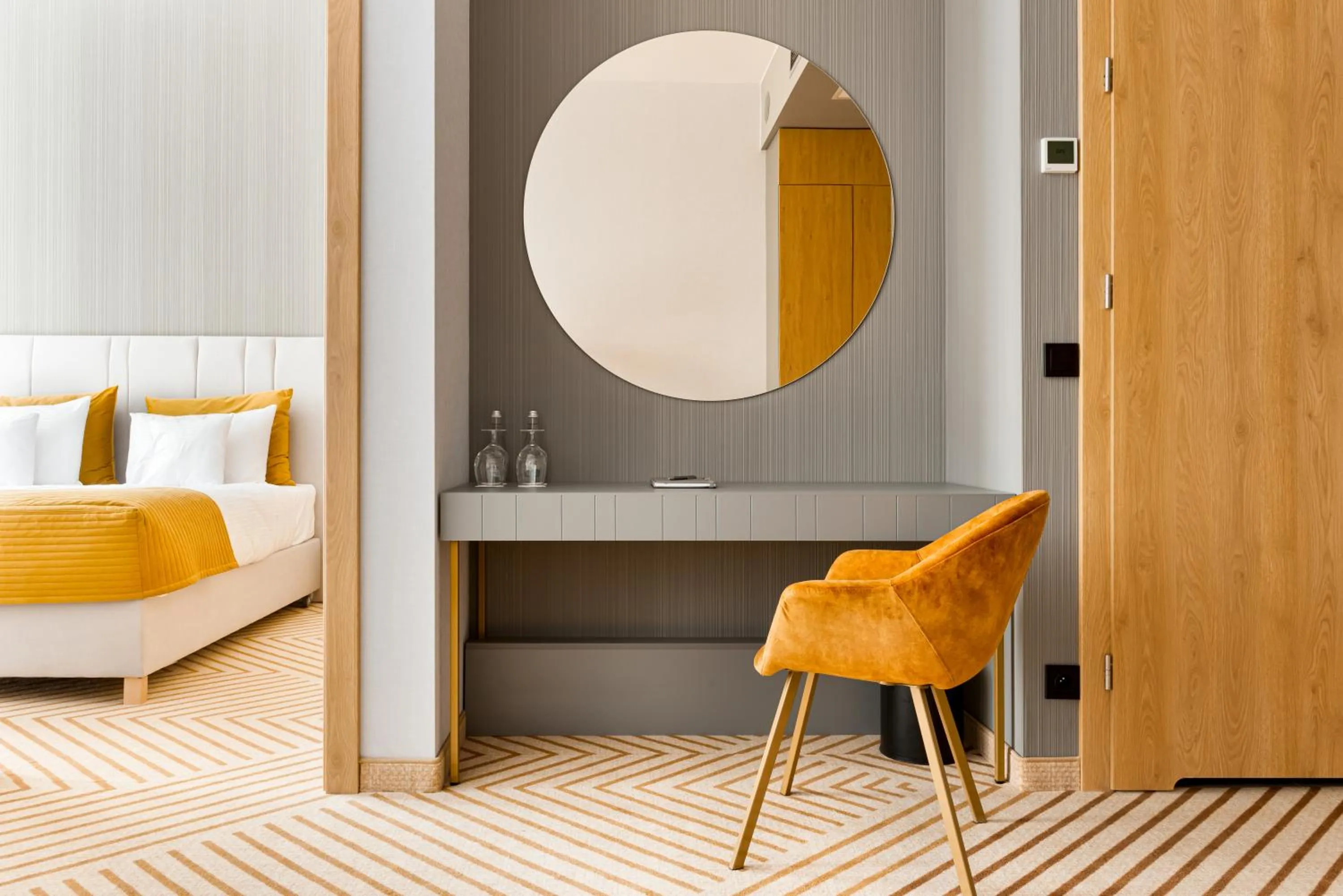 Living room, Bed in Crystal Mountain Hotel Wisła