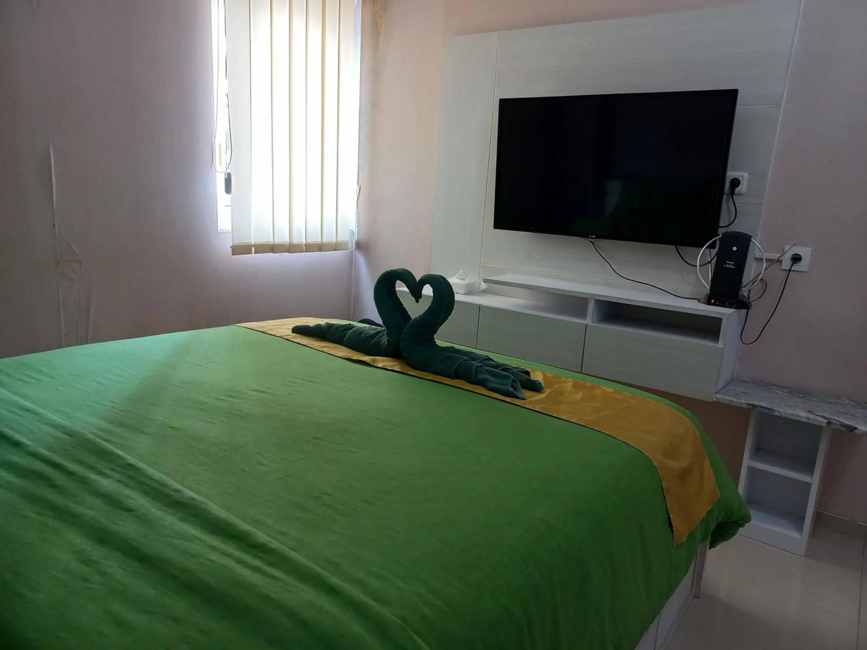 TV and multimedia in Nature's Room @ Aeropolis