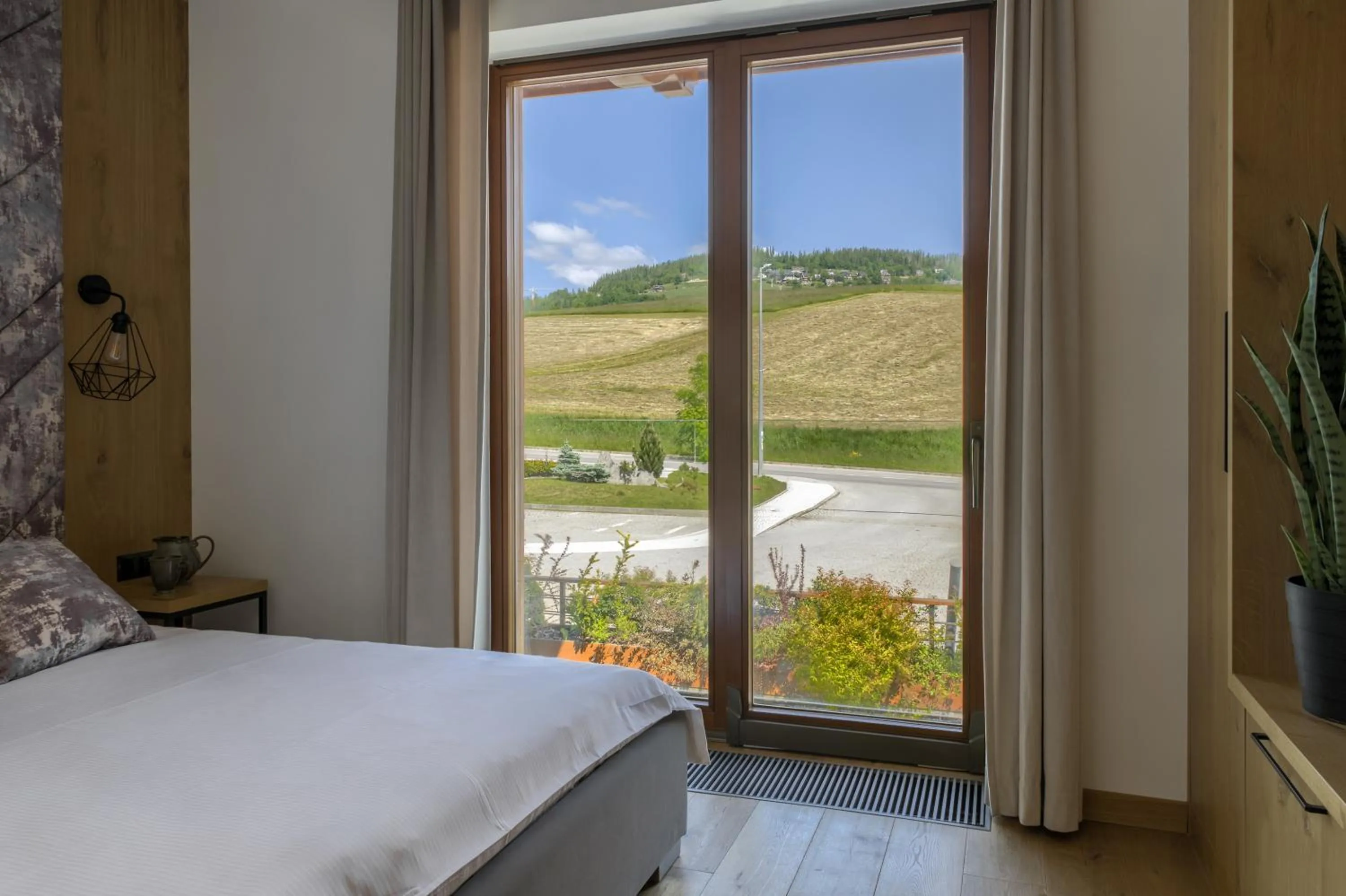 View (from property/room), Bed in Tatra Resort & SPA