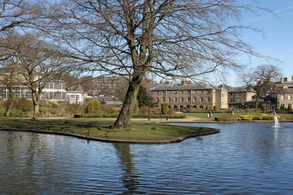 No 6 The Square Tearooms & Accommodation