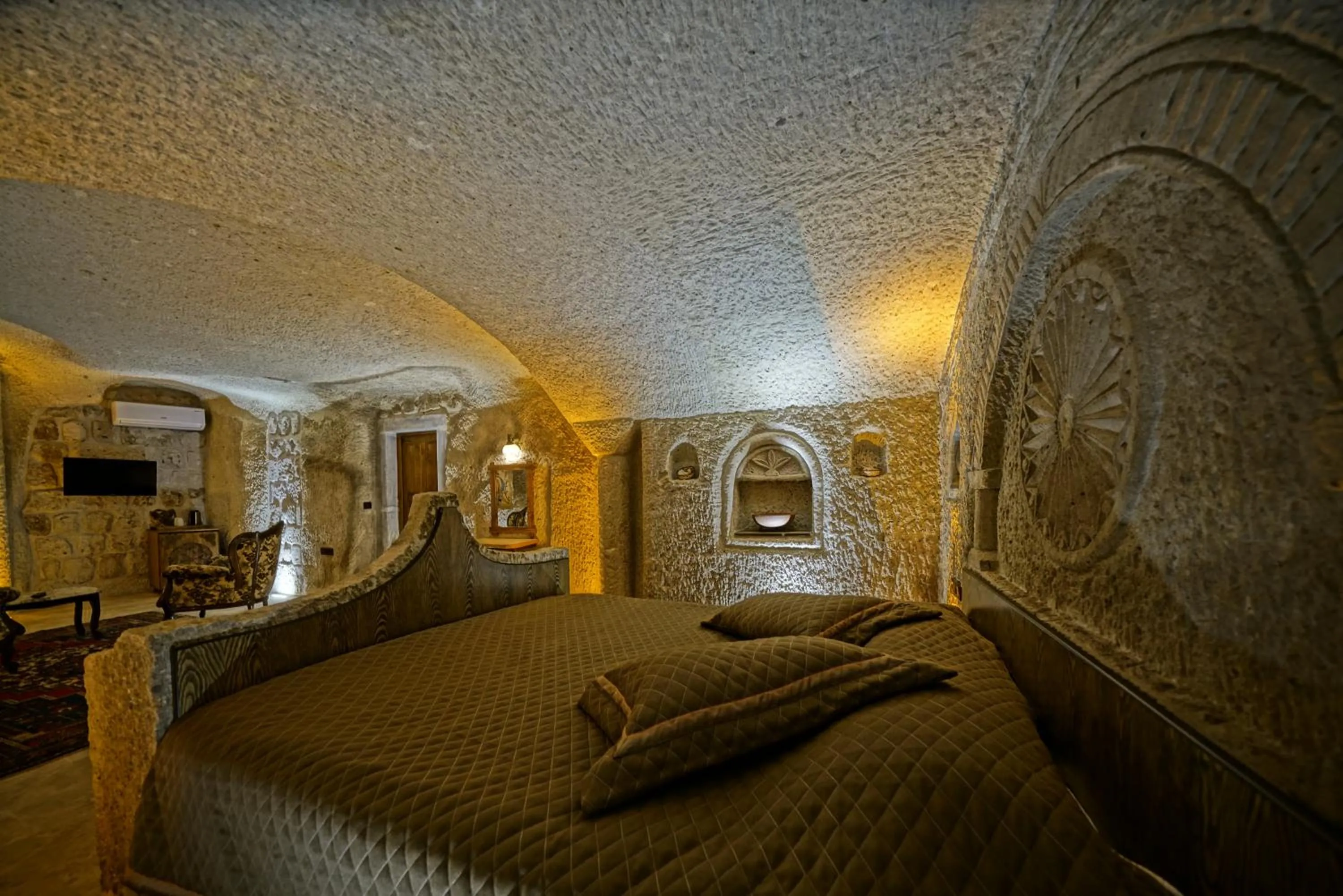 Bed in Cappadocia Cave Lodge