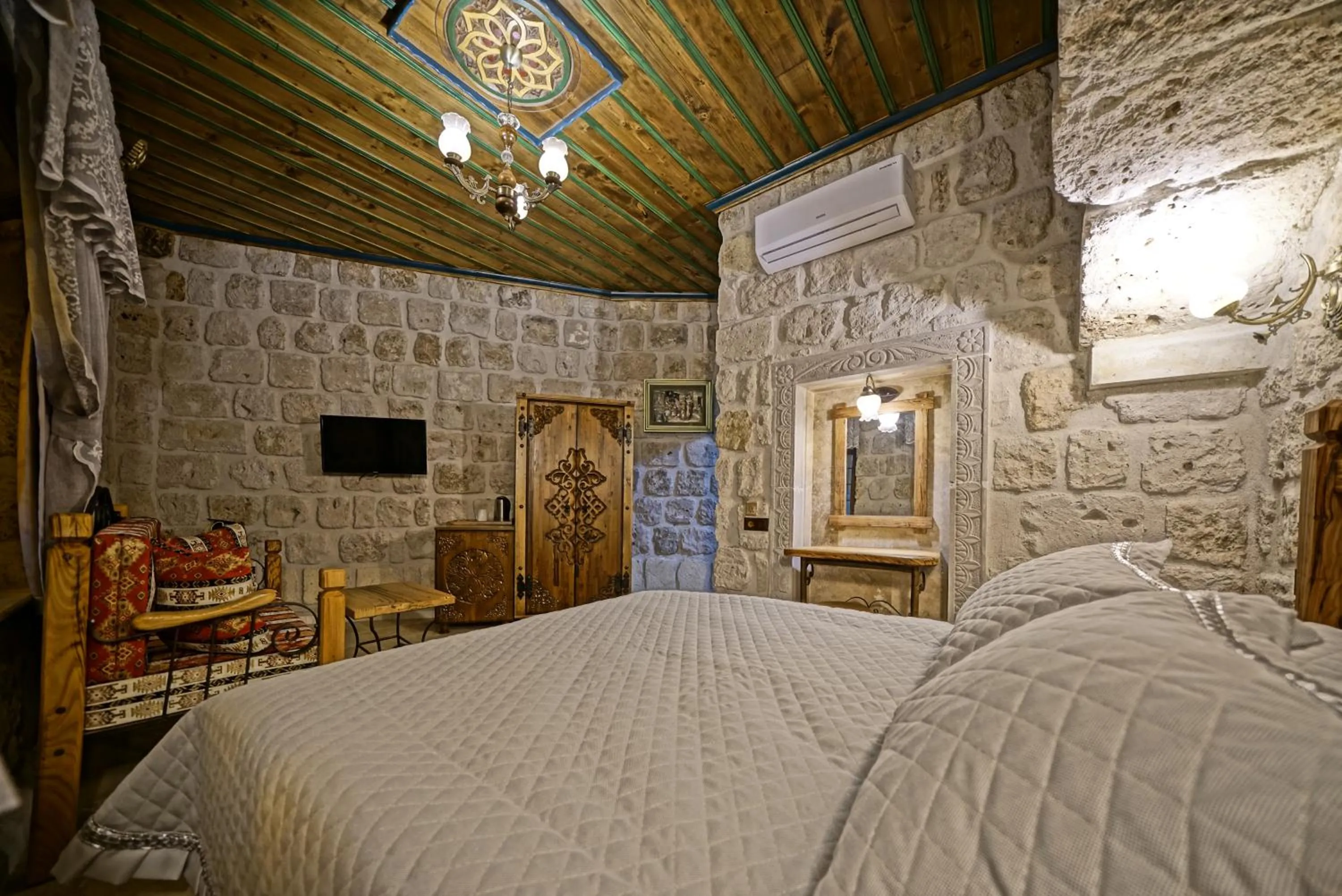 Coffee/tea facilities, Bed in Cappadocia Cave Lodge