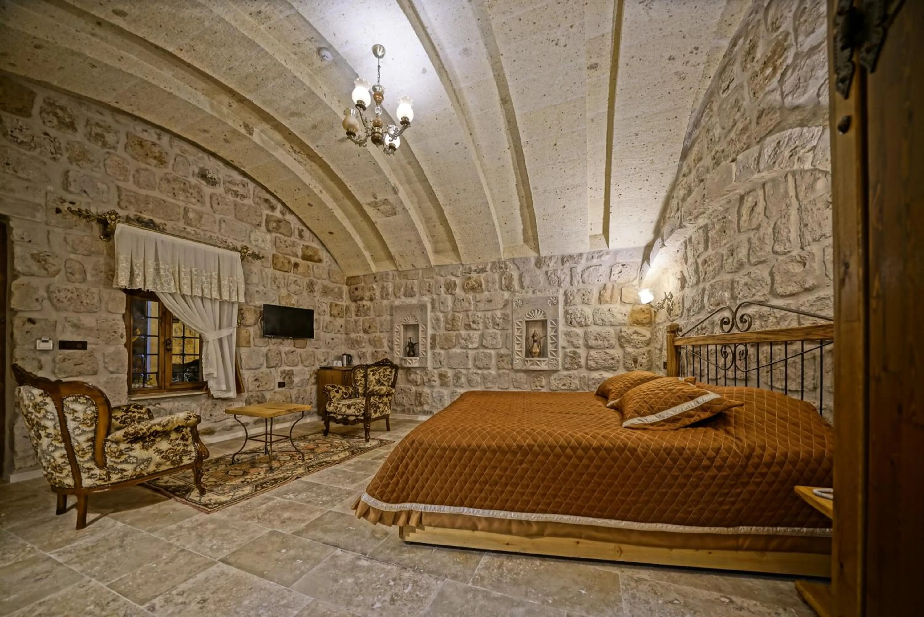 Coffee/tea facilities, Bed in Cappadocia Cave Lodge
