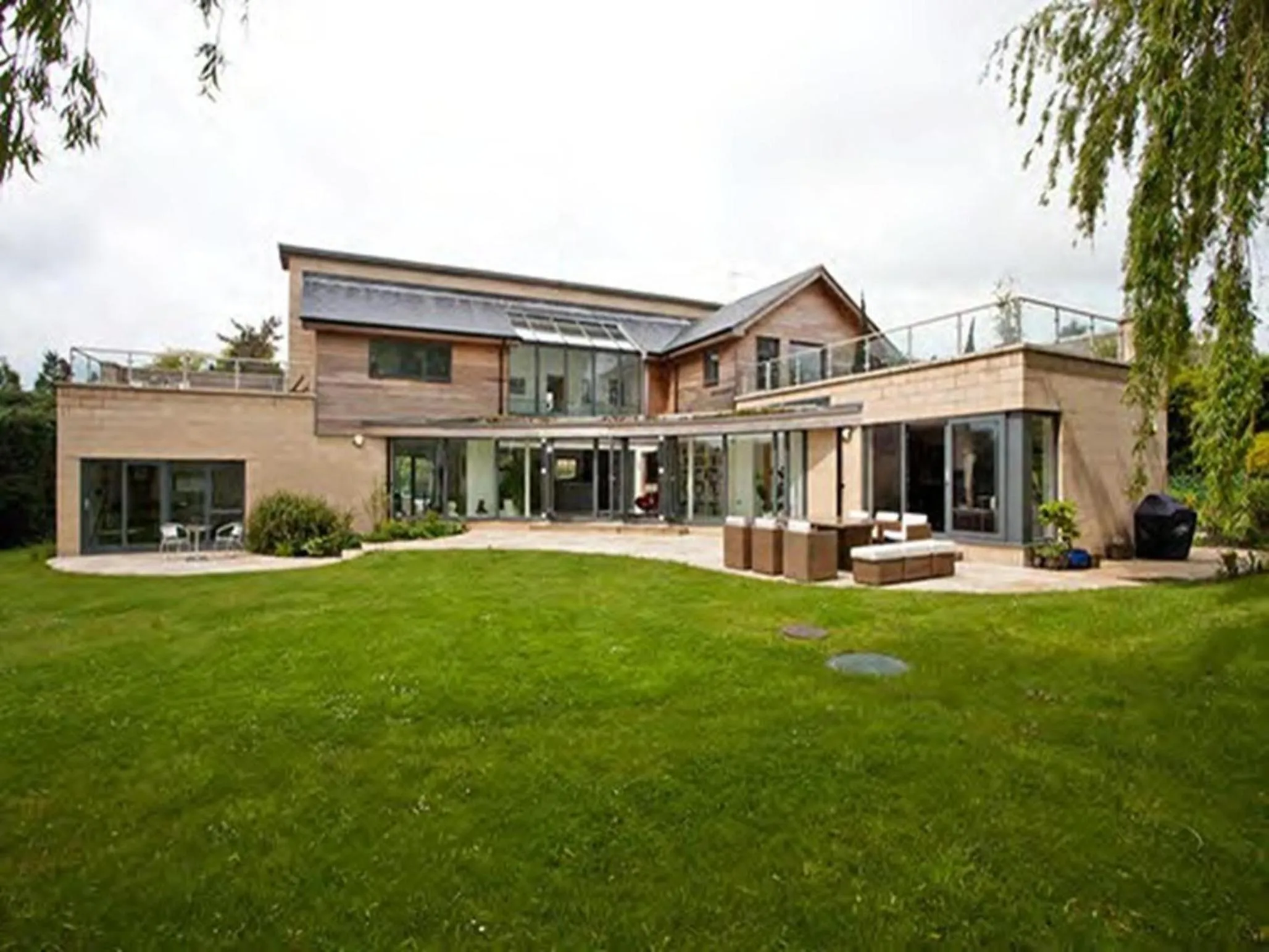 Property building in Warborough B&B