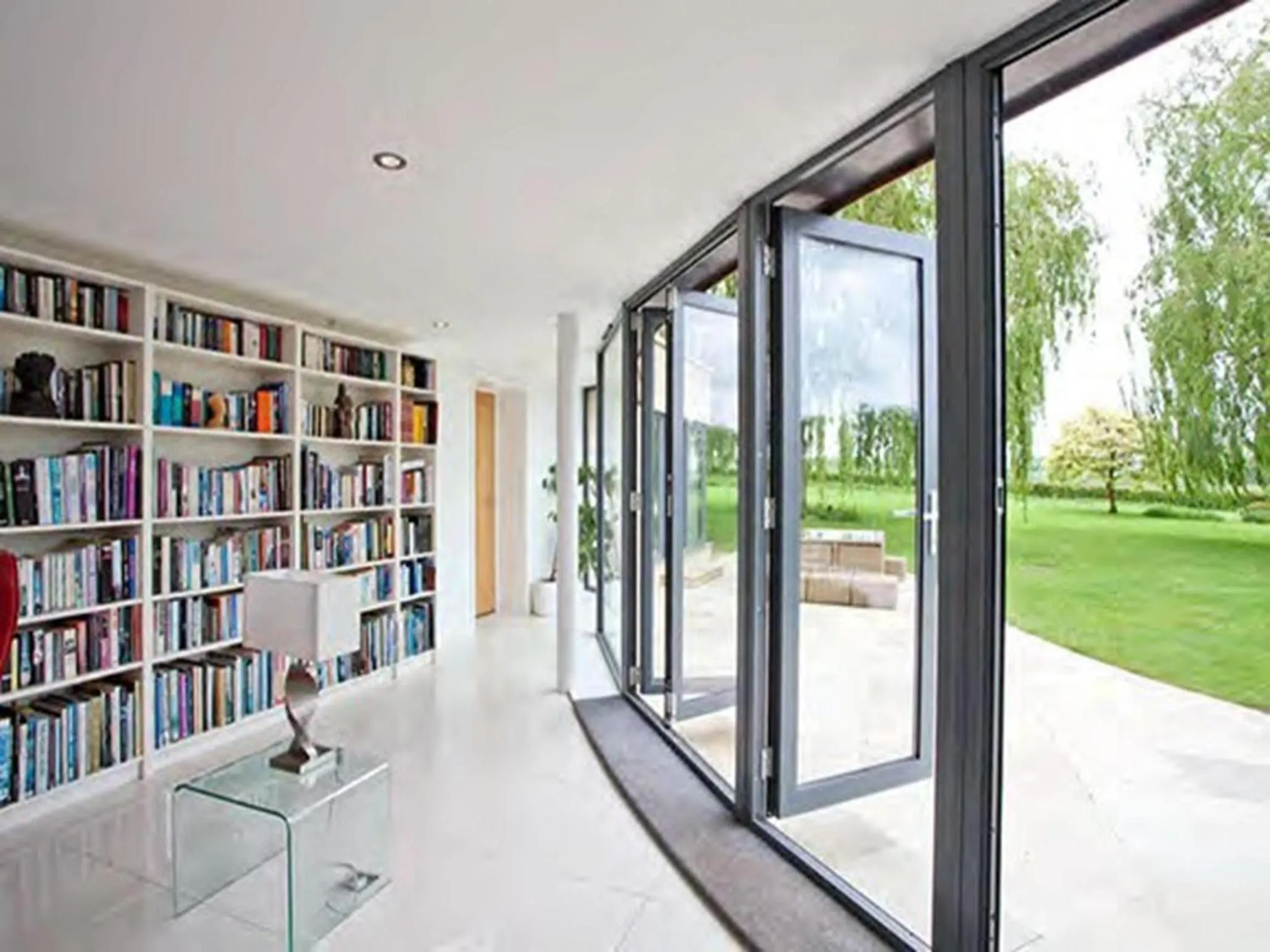 Library in Warborough B&B