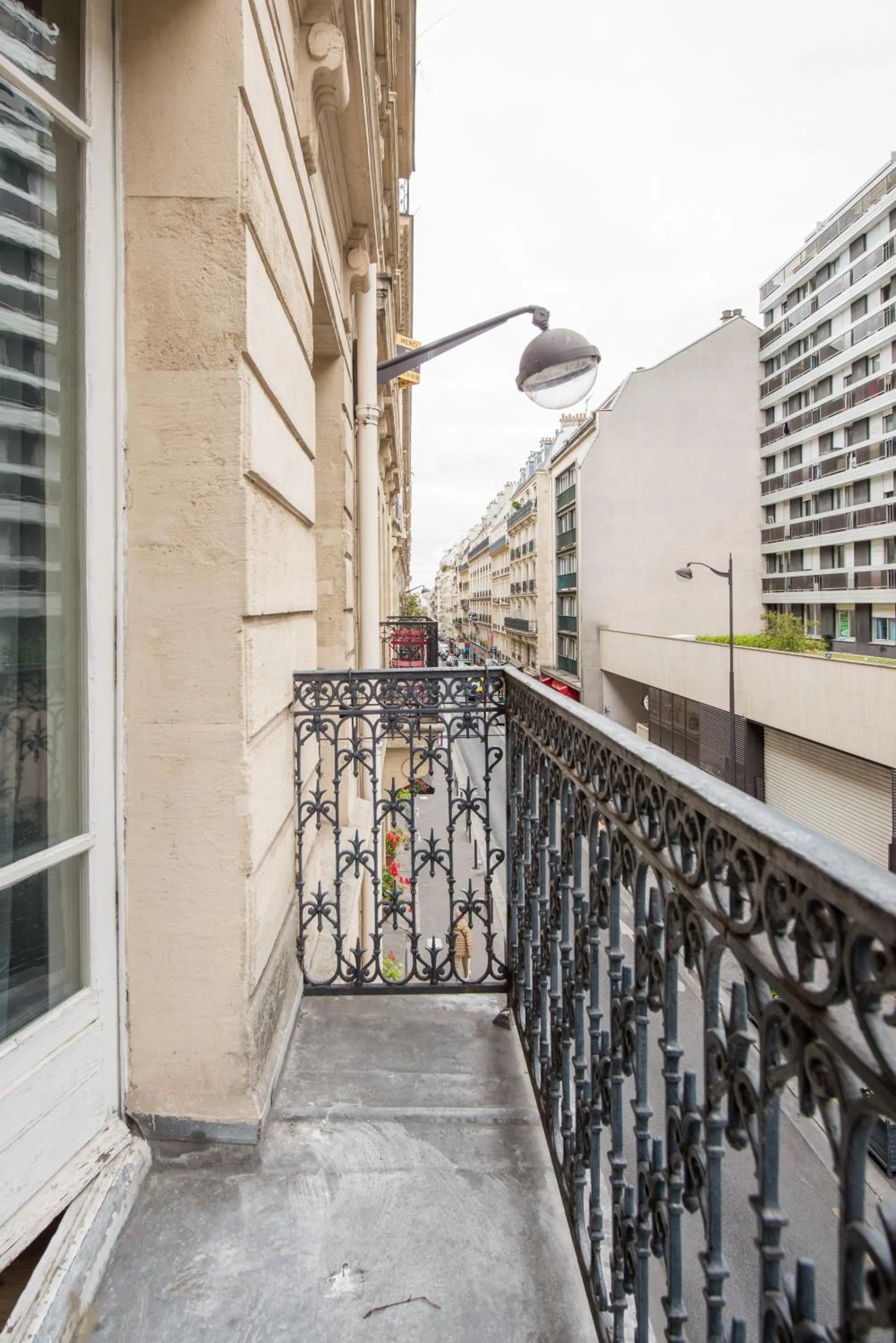 Property building in 2 BR Appartement Near Tour Eiffel & Trocadéro
