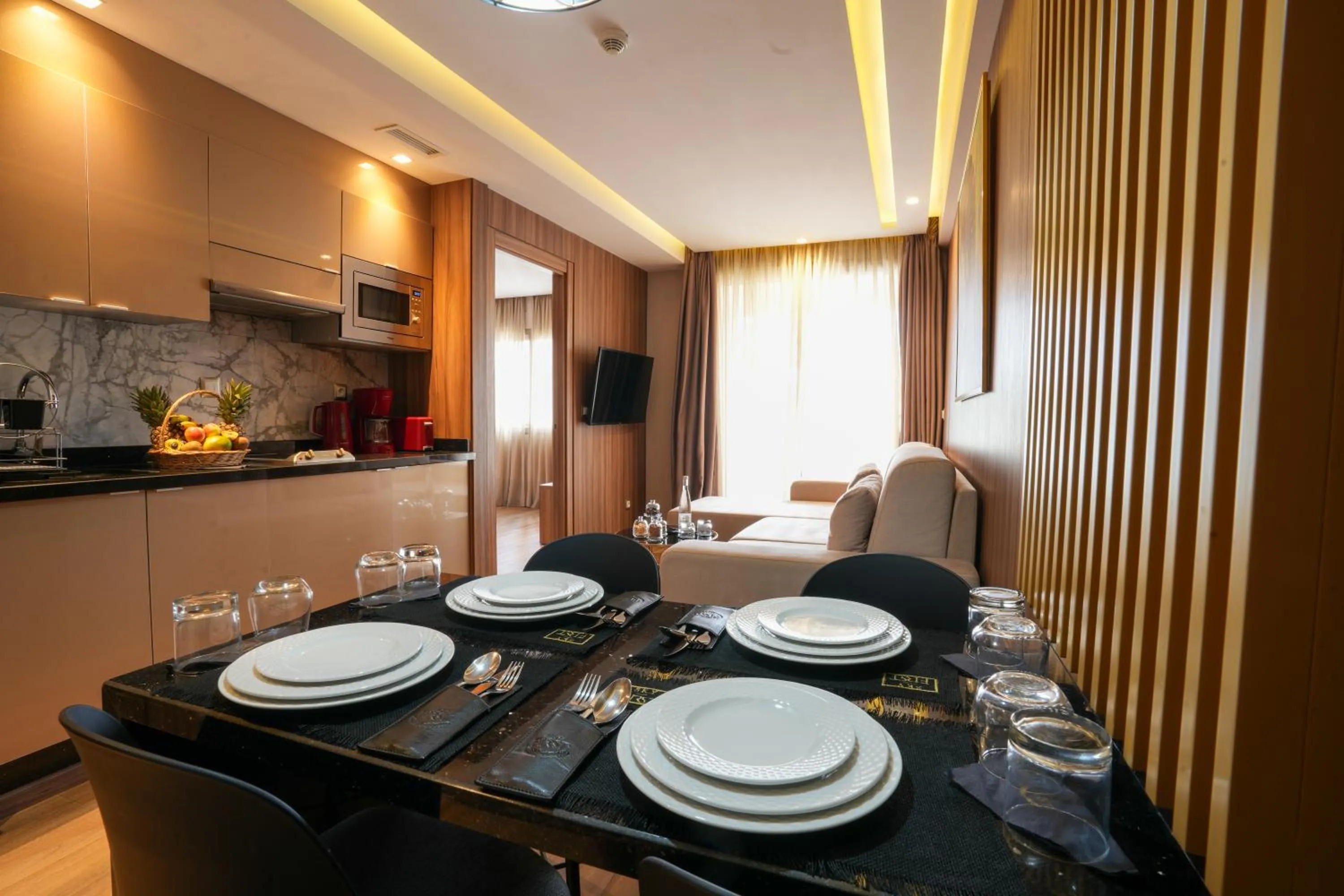 Food and drinks in First Suites Hôtel