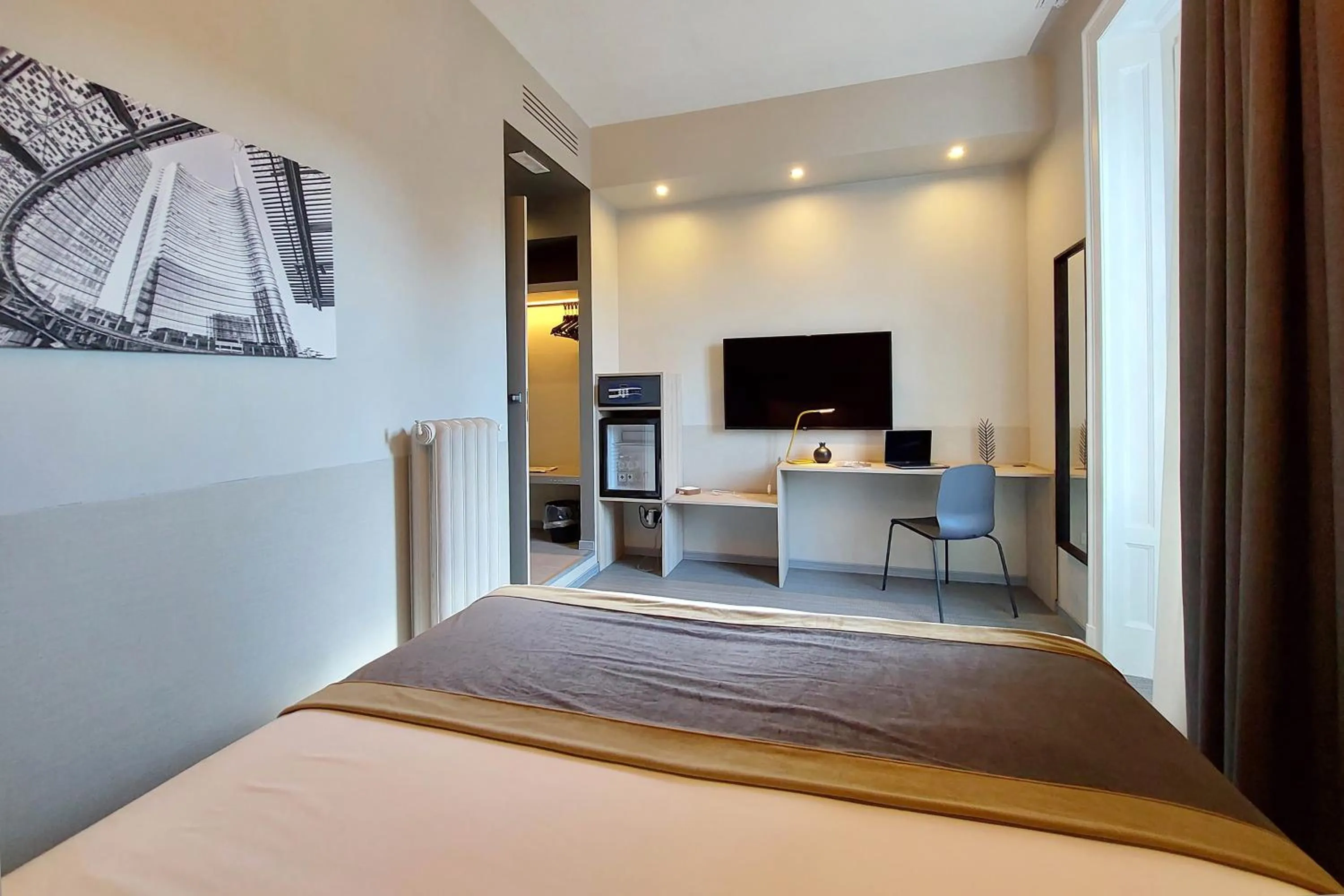 Bed in Vico Fashion District