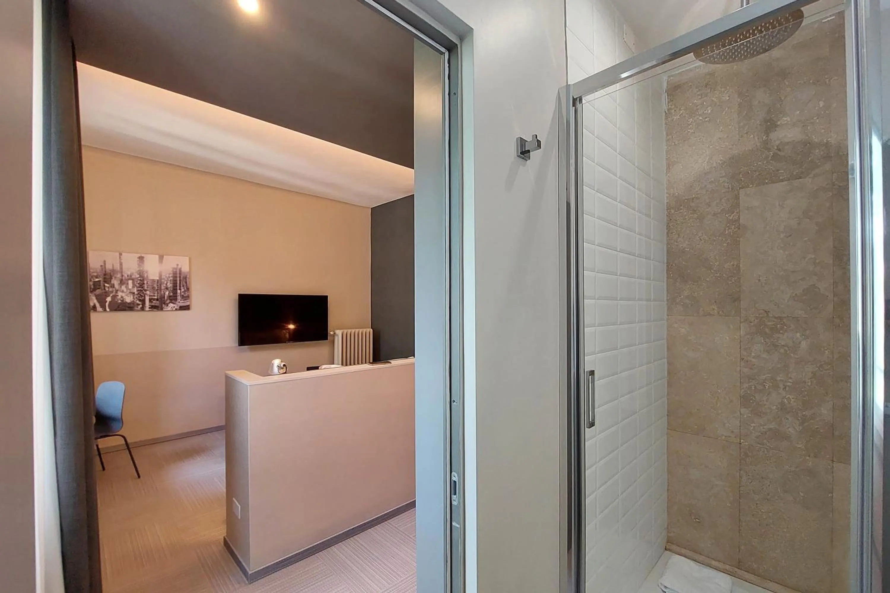 TV and multimedia in Vico Fashion District