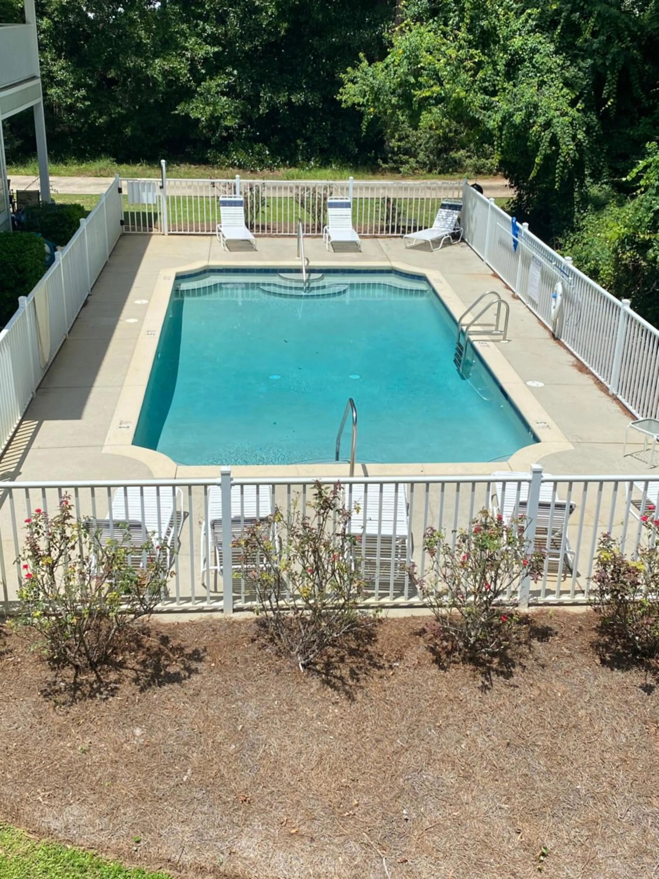 Swimming pool in Condo w Pool near beaches, dining, shopping, etc