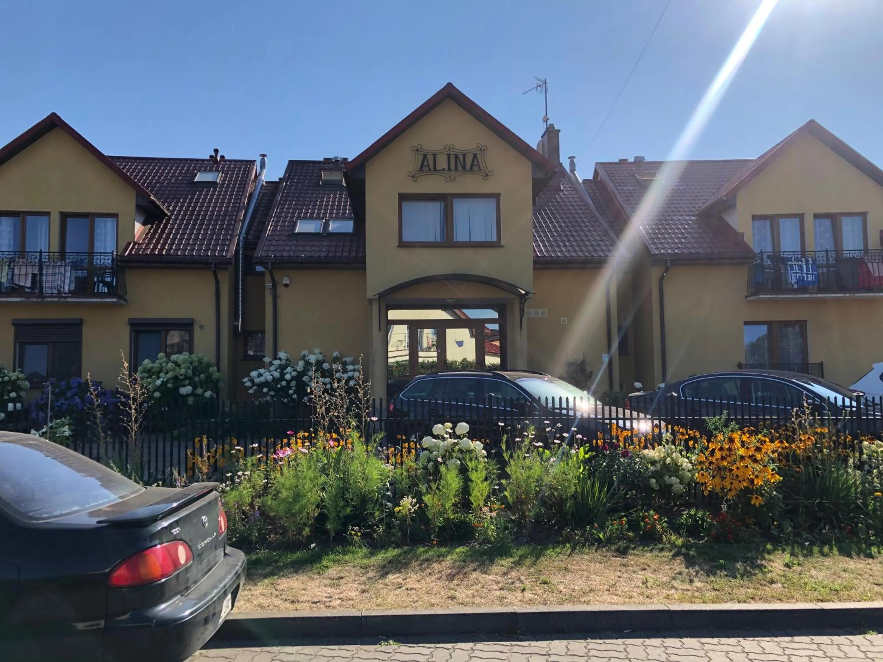 Property building in Pokoje Alina