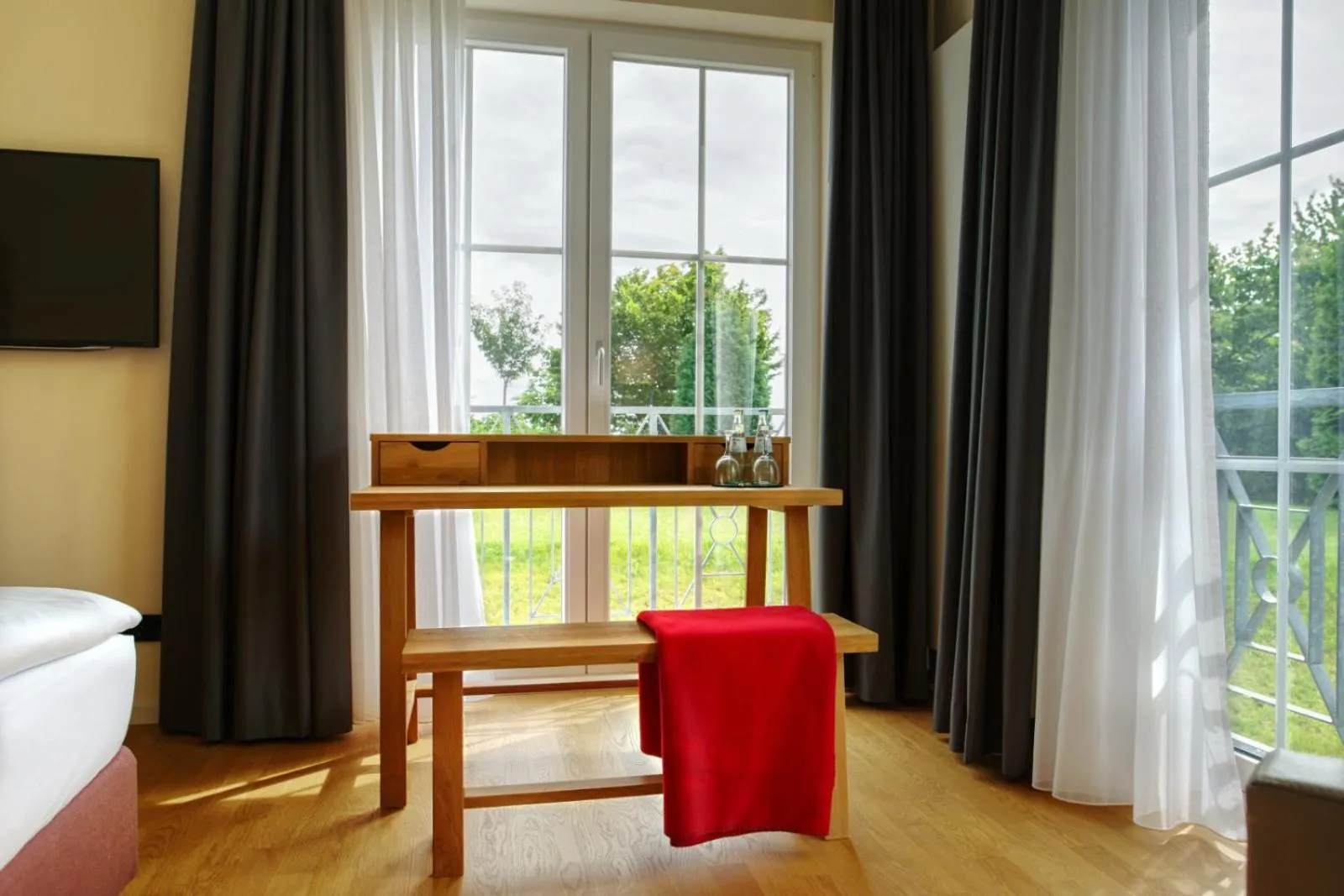 Seating area, Bed in Hotel Zielonka