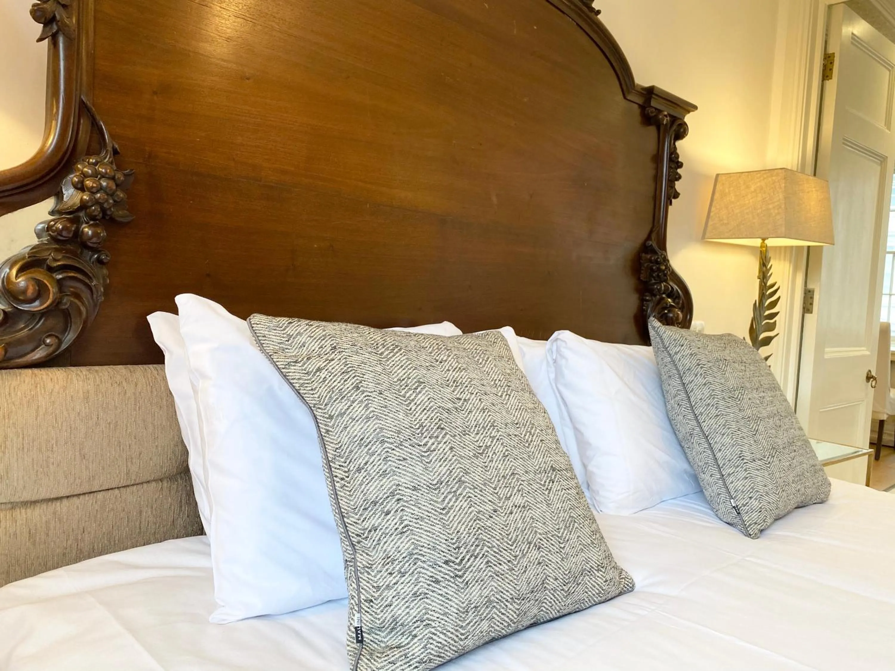 Bed in Stylish Apartments in Pimlico & Westminster