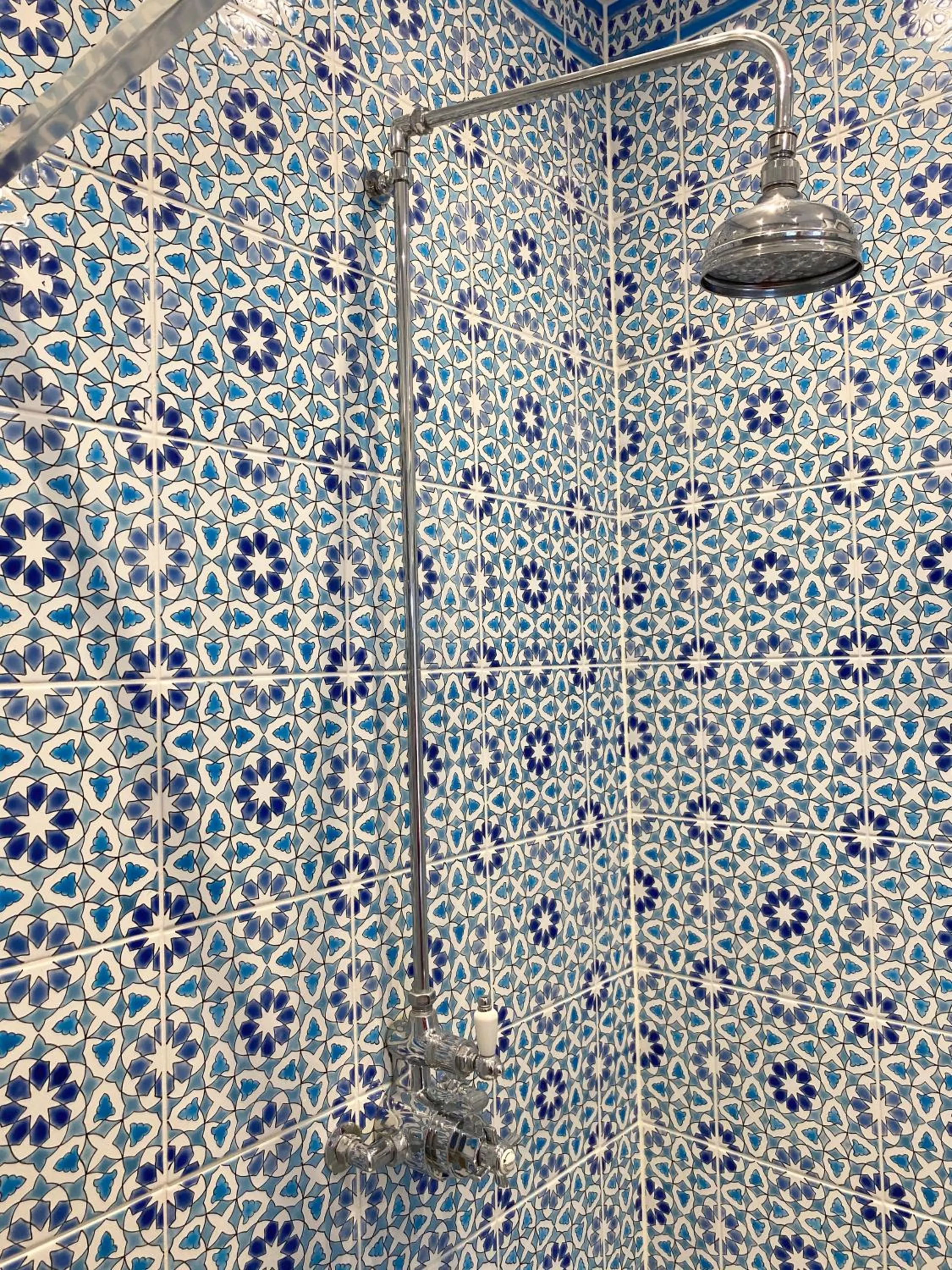 Shower in Stylish Apartments in Pimlico & Westminster