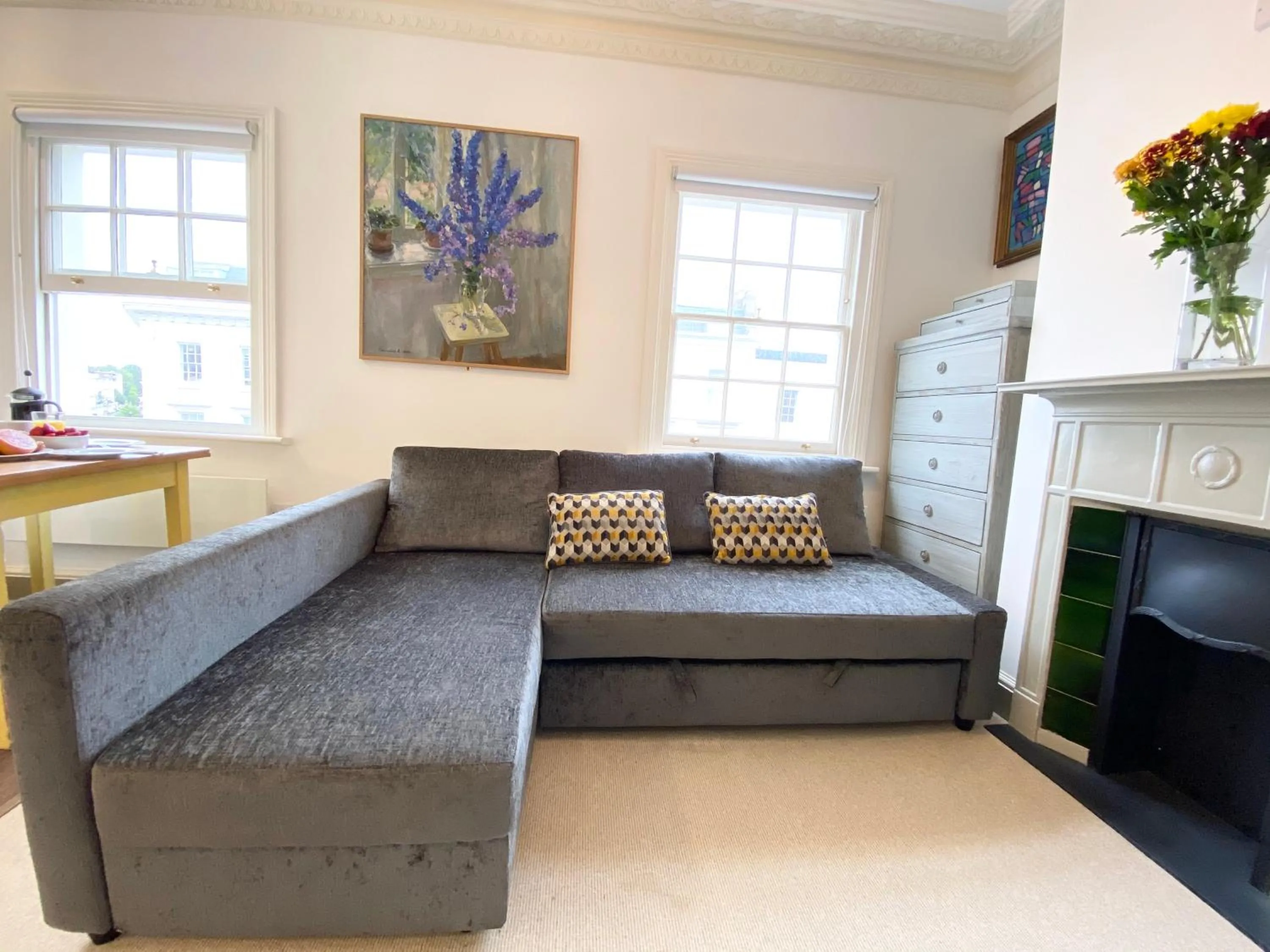 Bed in Stylish Apartments in Pimlico & Westminster