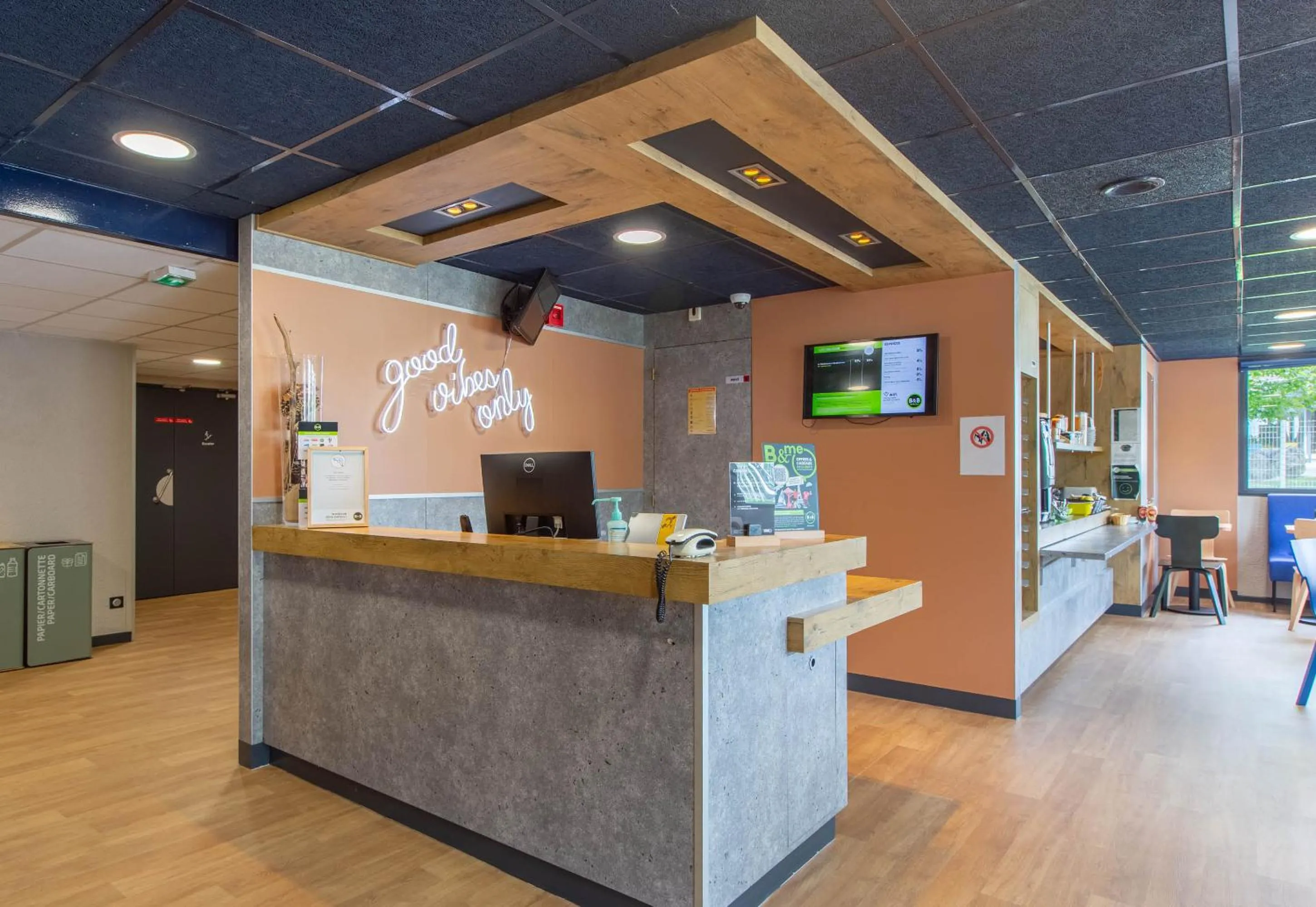 Lobby or reception in B&B HOTEL Châteauroux A20 L'Occitane