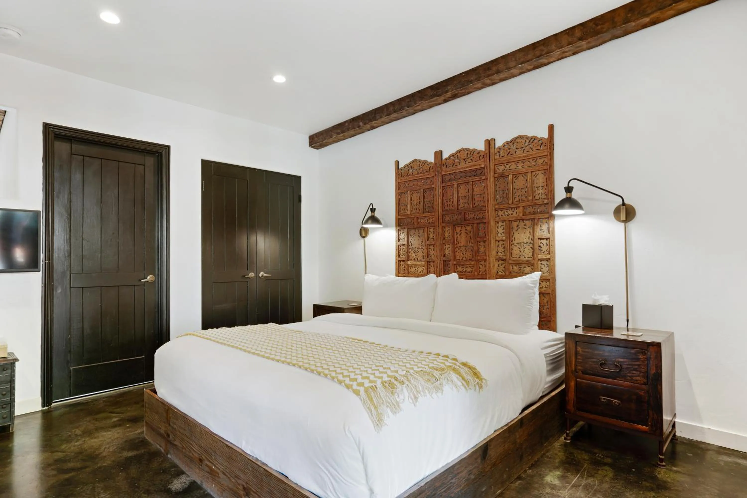 Bed in Talavera Palm Springs