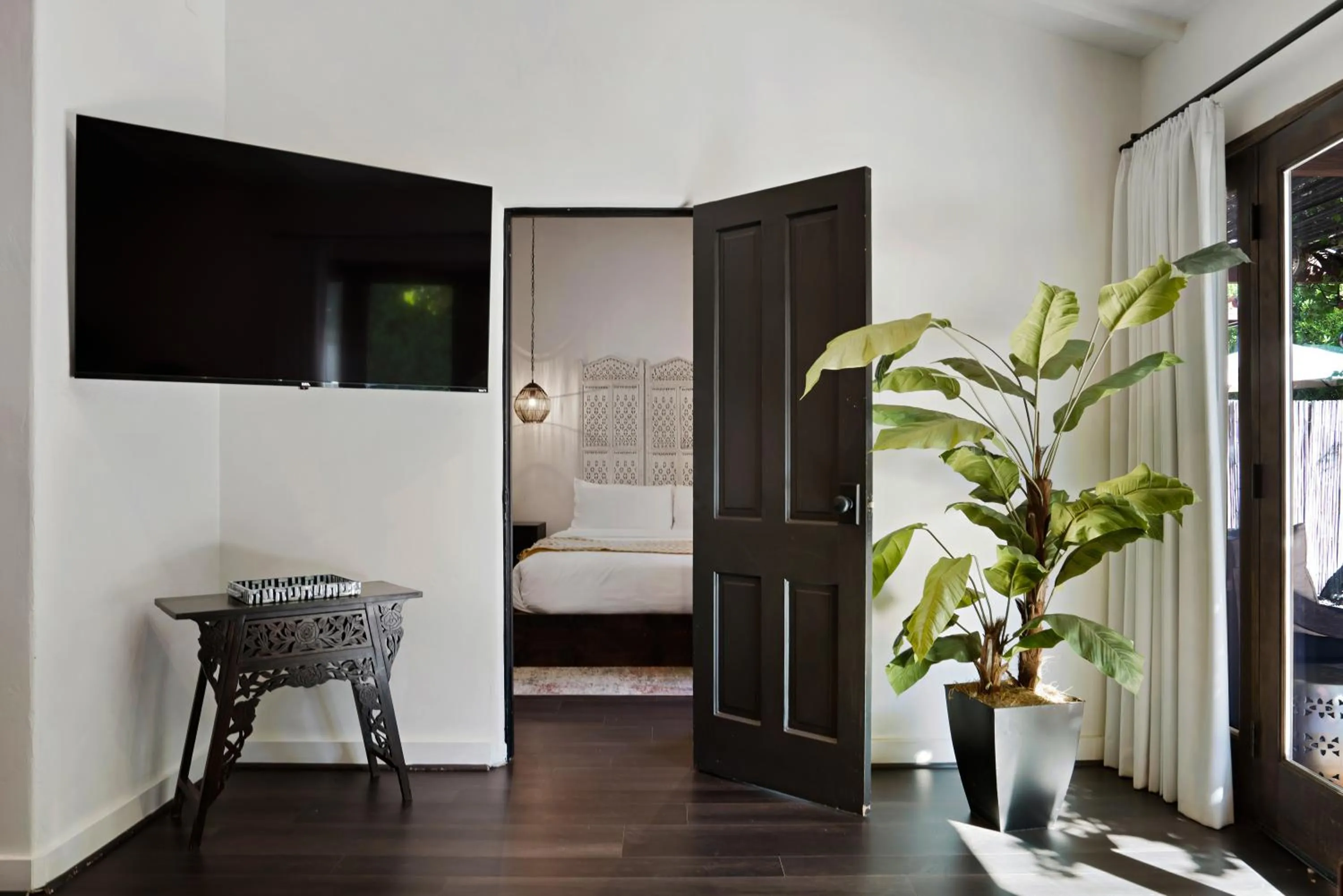 Bed in Talavera Palm Springs