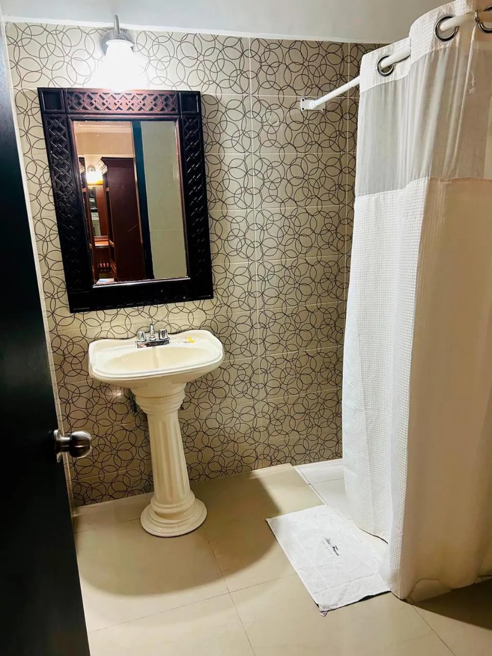 Bathroom in Hotel Francis