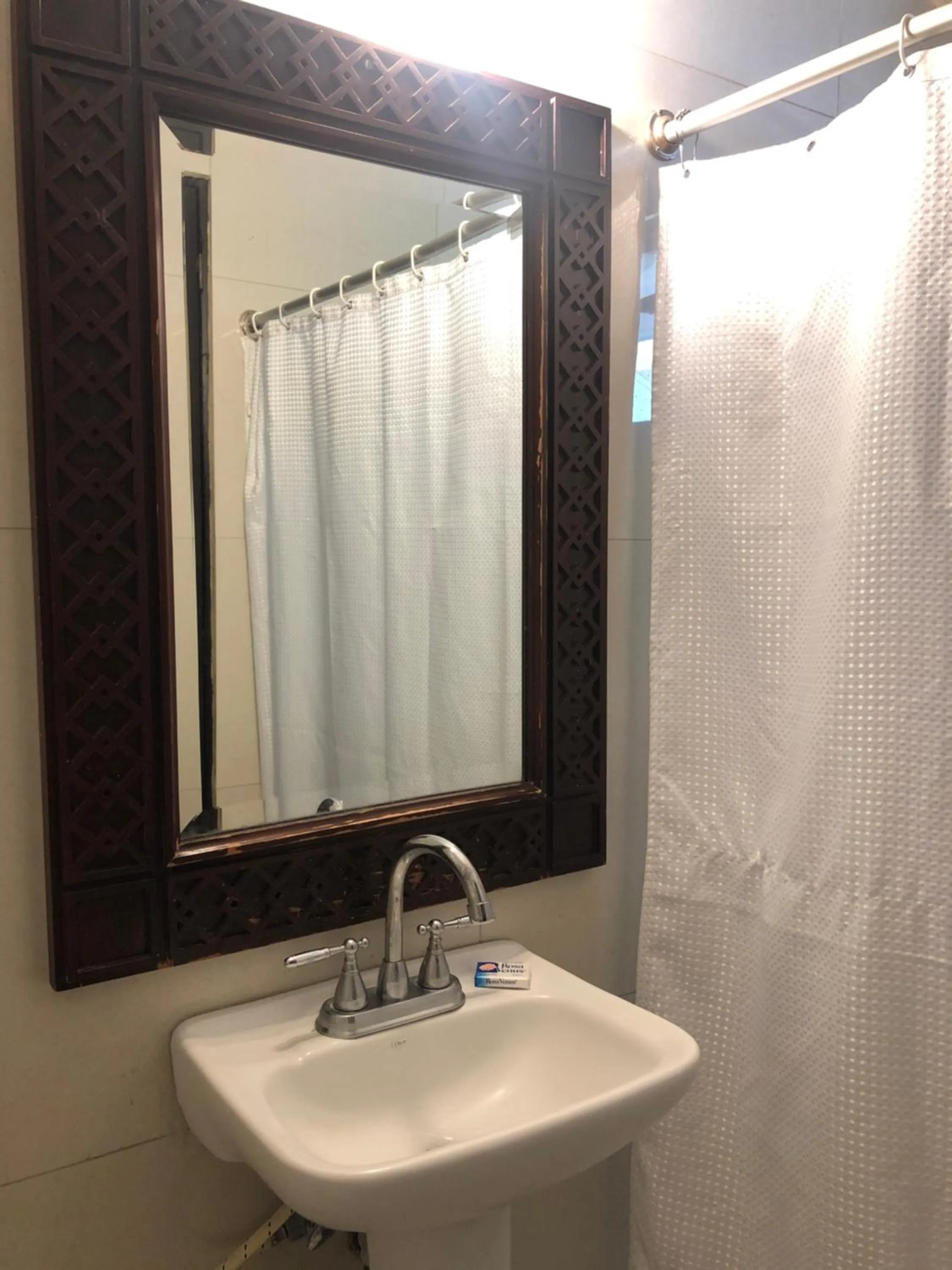 Bathroom in Hotel Francis